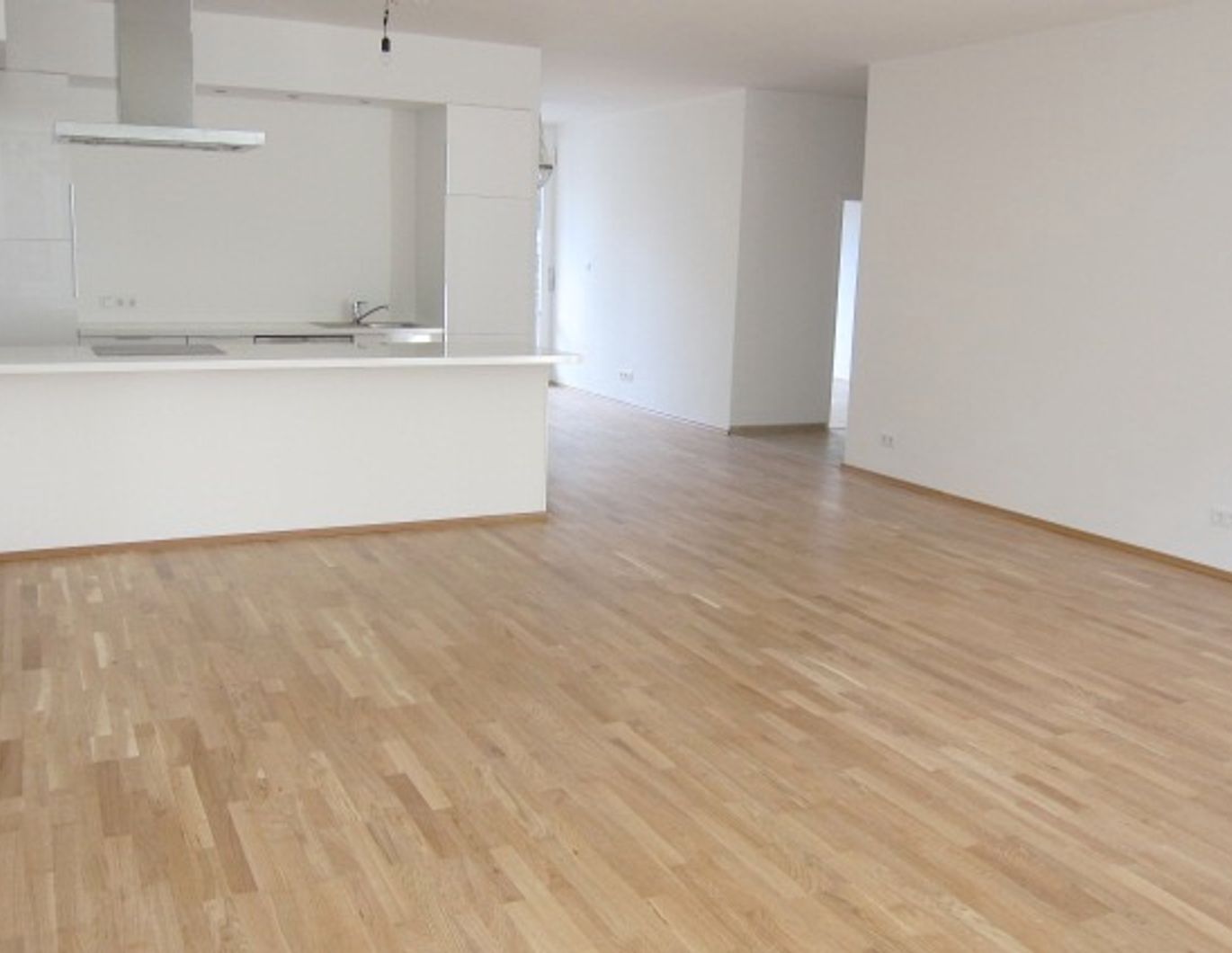 Großzügige Balkonwohnung im Grünen - Gersthof!