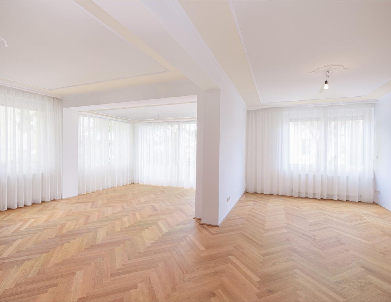 Himmlisch wohnen an der Himmelhofwiese: 5/6 Zimmer Gartenresidenz in Ober St. Veit