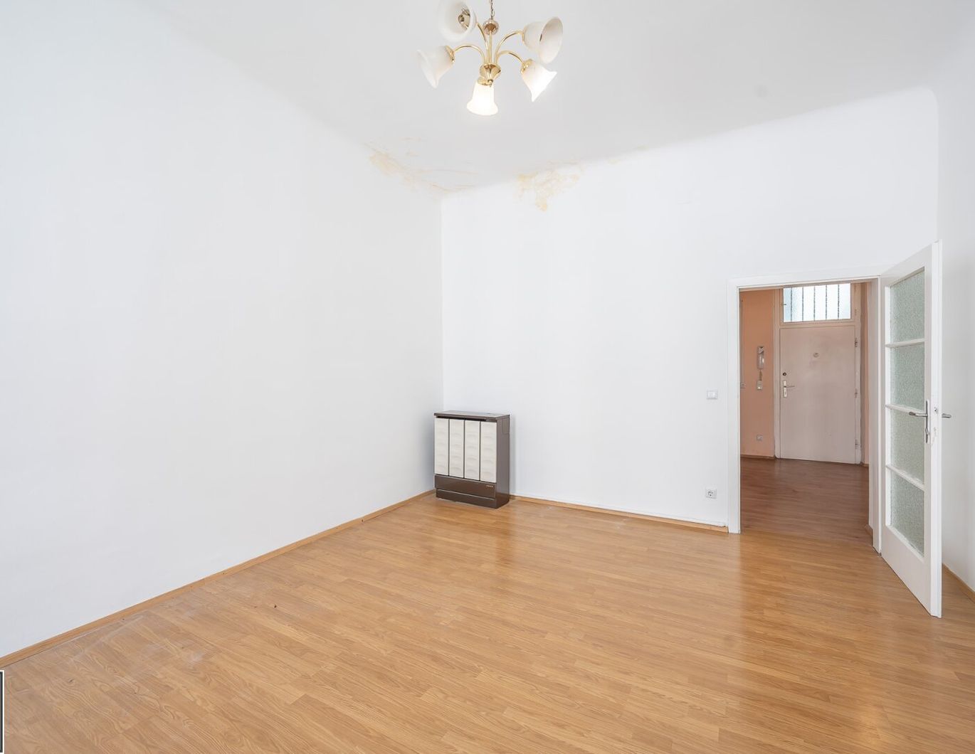 sanierungsbedürftige 2 Zimmer Wohnung nahe Belvedere/Hauptbahnhof/Schweizergarten - Hohlweggasse