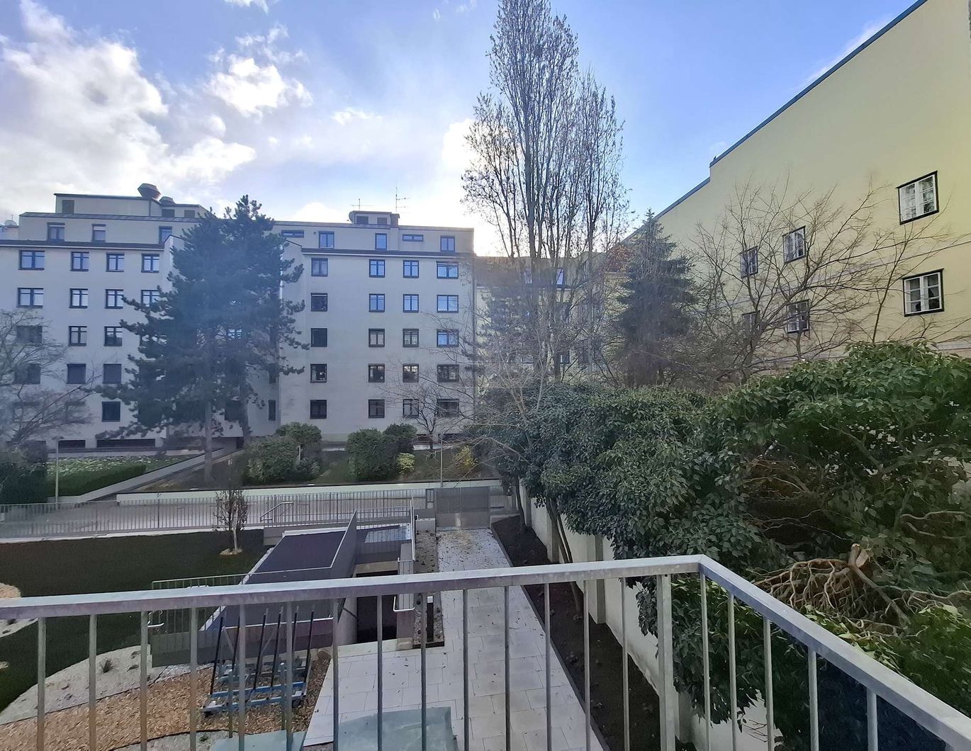 ERSTBEZUG beim Rochusmarkt: Exklusive 2-Zimmerwohnung mit kleinem Balkon - VIDEO verfügbar !