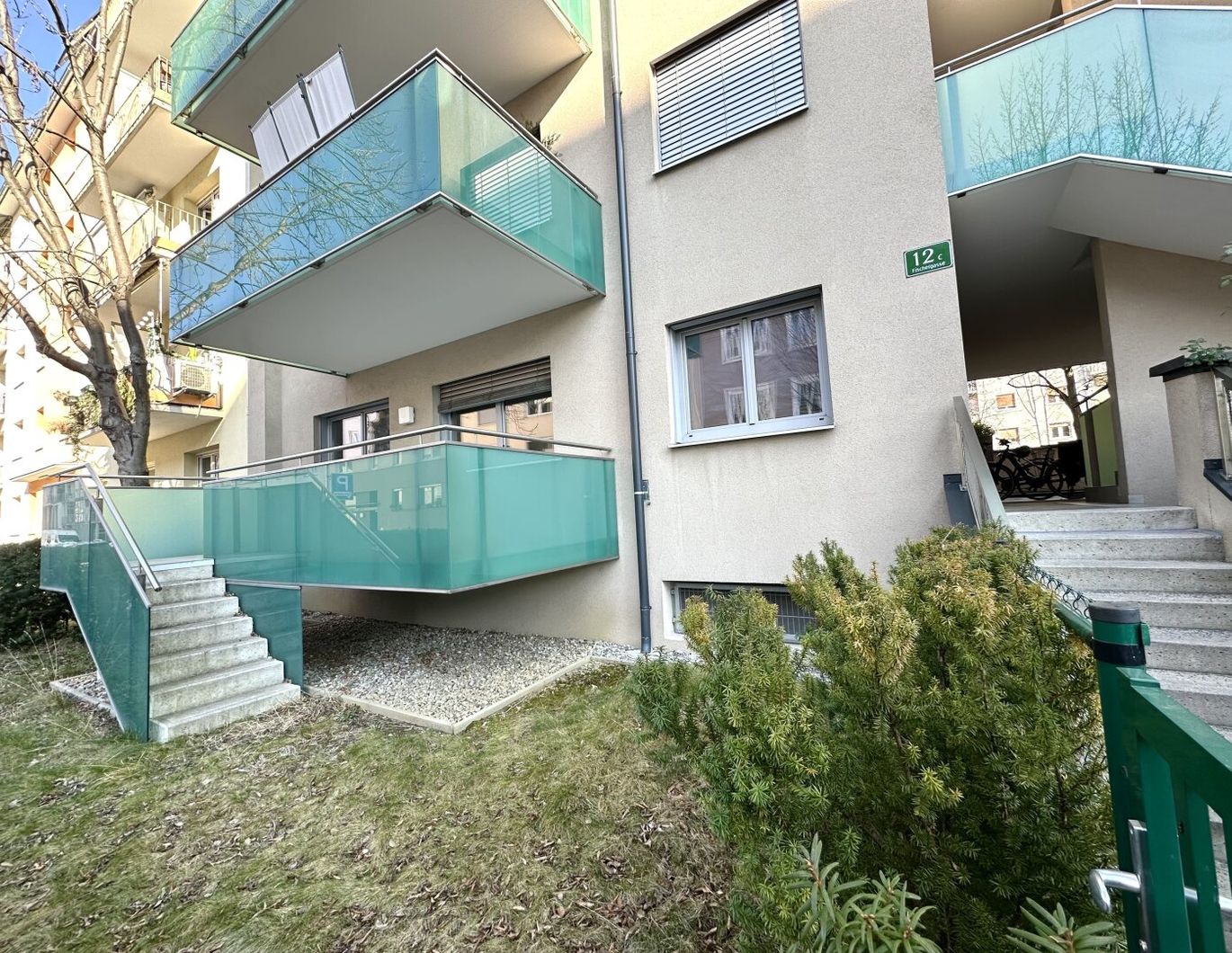 Moderne, zentral gelegene 3-Zi.-Wohnung inkl. Terrasse und Garten - Geidorf