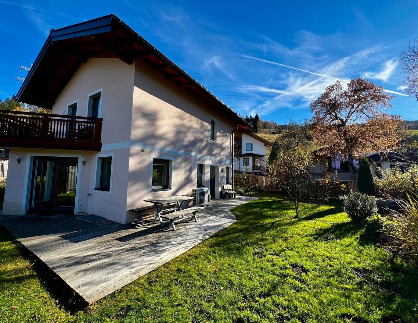 Preisreduktion! TRAUM VOM EIGENHEIM MIT GROßEM GARTEN UND VIEL RUHE IN EMBACH!