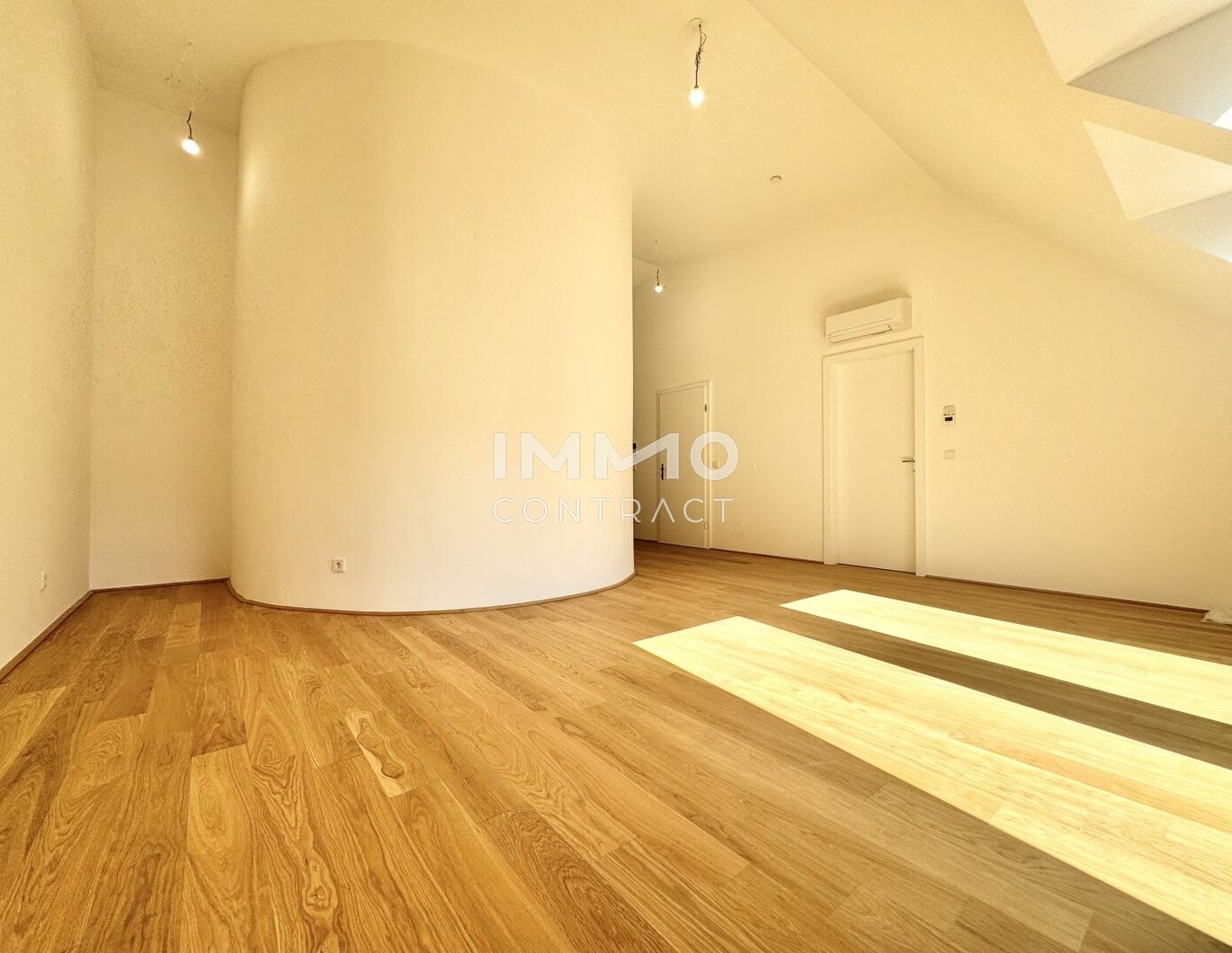 Wohnen auf höchstem Niveau: Luxus-Penthouse mit 3,60 m Raumhöhe und 4 Zimmern