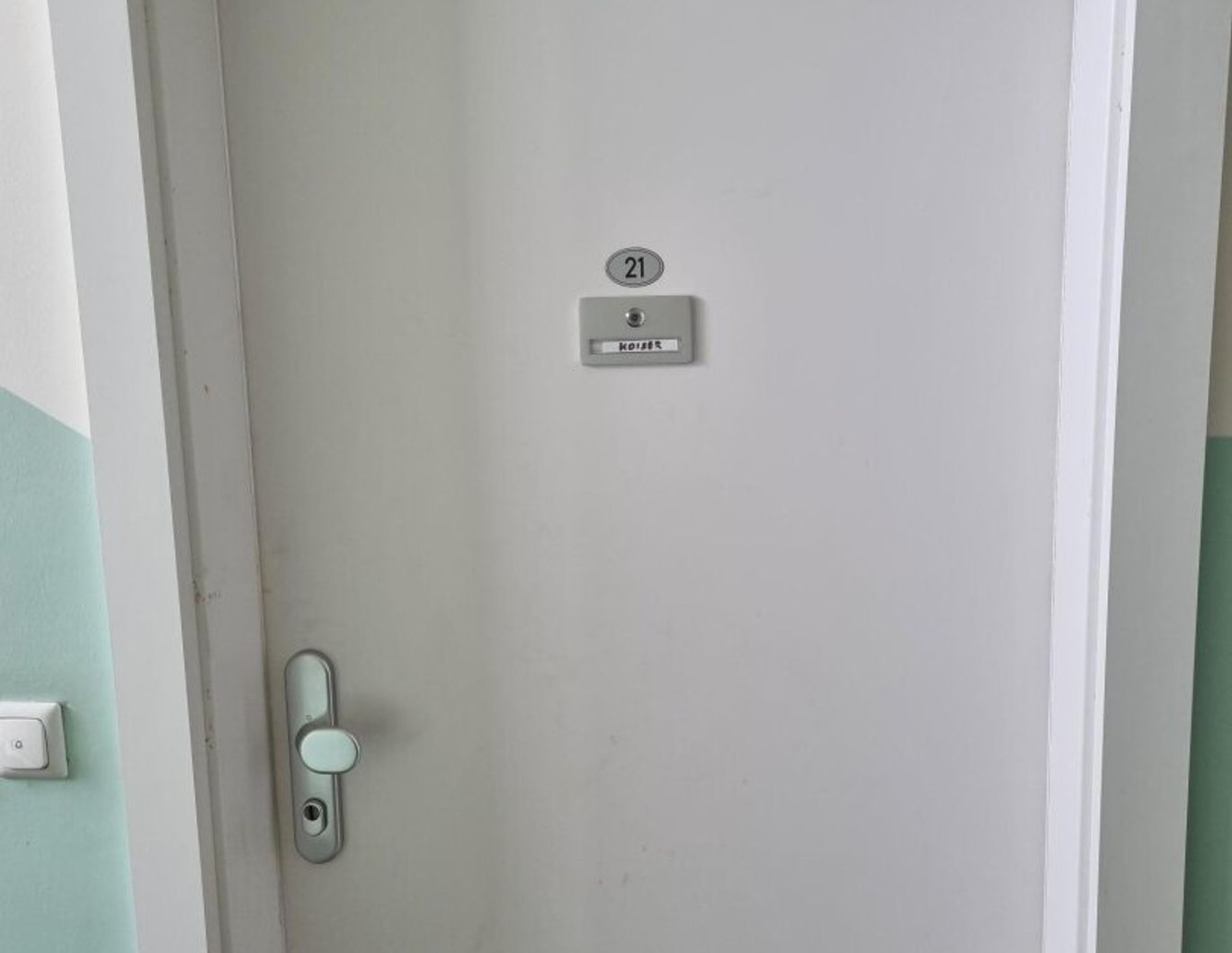 3-Zimmerwohnung im obersten Stock - Erstbezug nach Sanierung - unbefristeter Mietvertrag