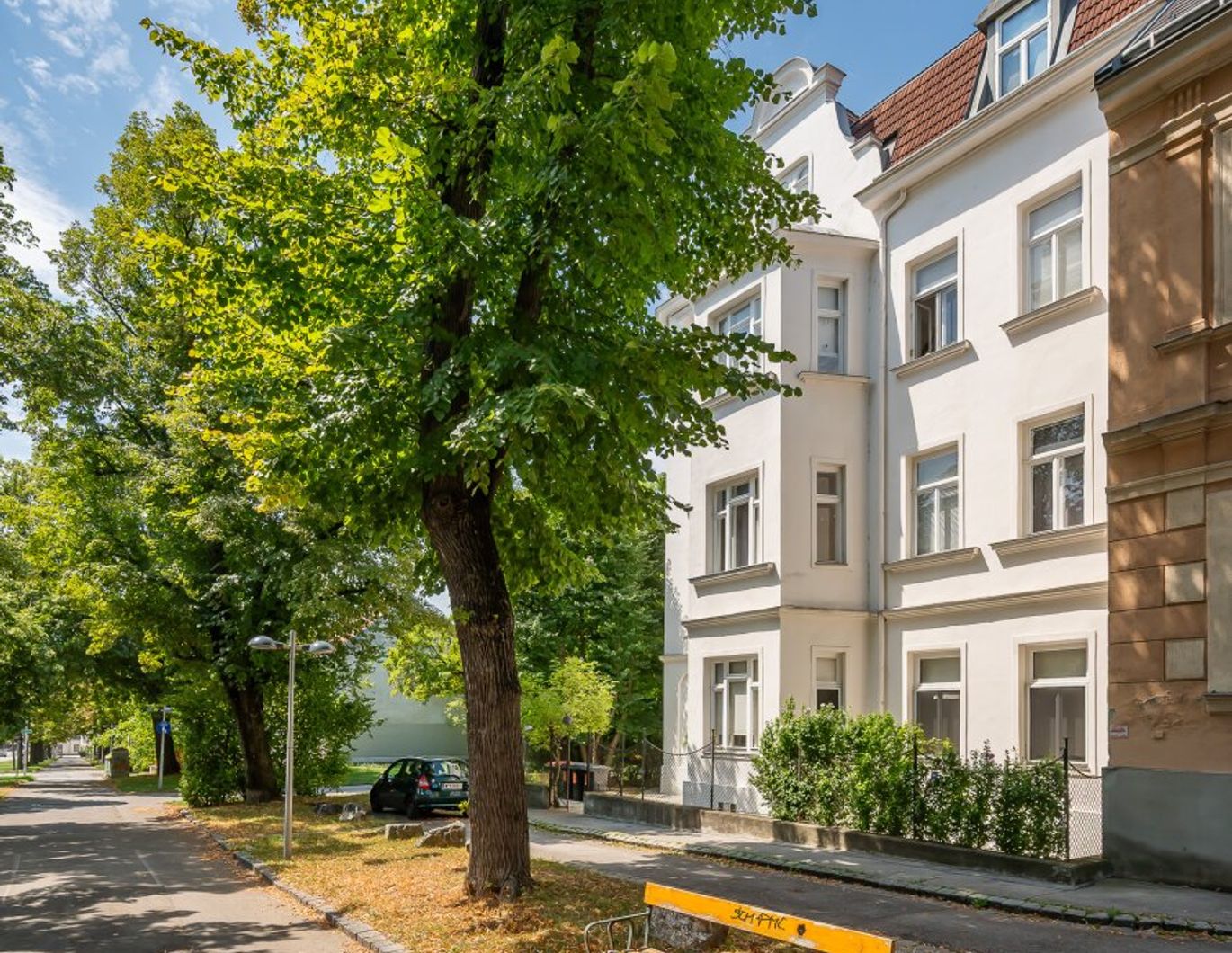 Schönbrunner Allee: 3-Zimmer-Altbauwohnung mit perfekter Aufteilung und Grünblick