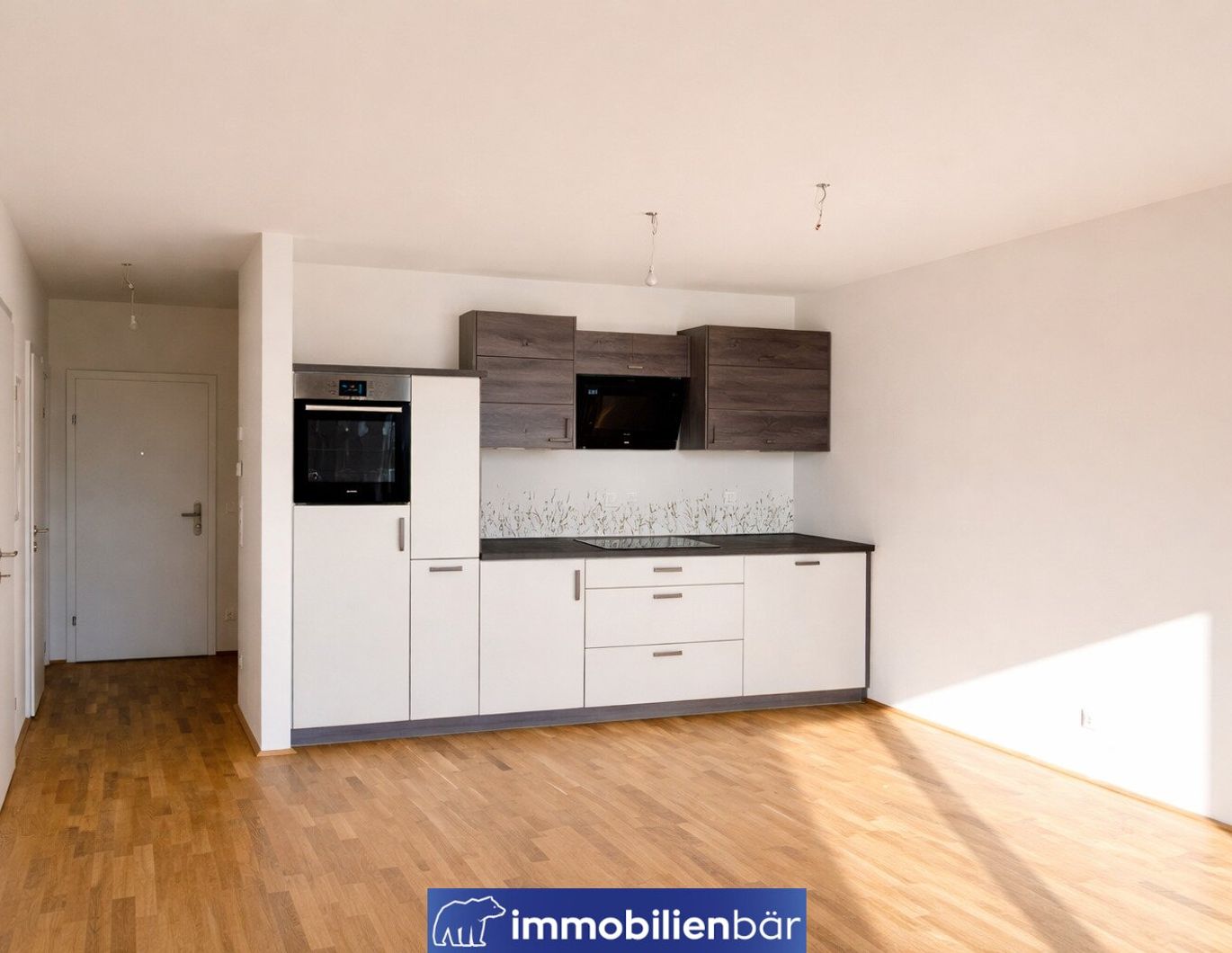 Wohnung mit traumhaften Sonnenuntergang, Weitblick, Küche und Tiefgaragenstellplatz in Neumarkt