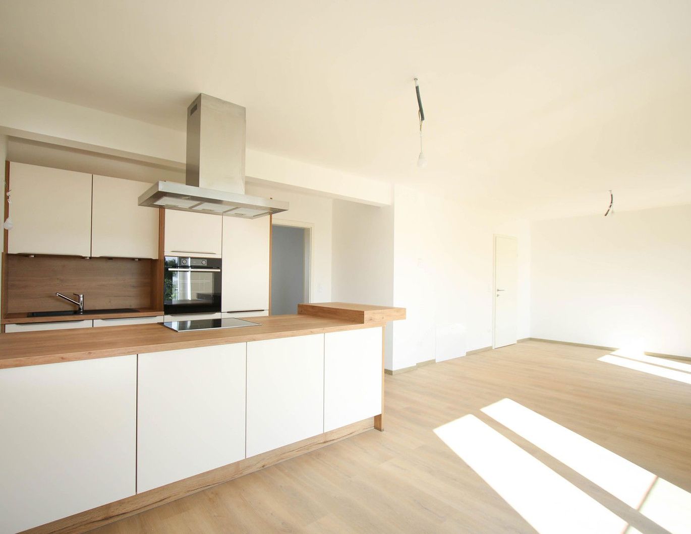 Private helle Wohnung mit Top Lage und 107m² Dachboden - Erstbezug