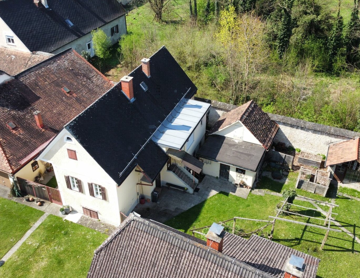 Liegenschaft mit Potenzial! Zentrale Lage! Bebauungsdichte KG 0,5-1,8! PROVISIONSFREI FÜR DEN KÄUFER!