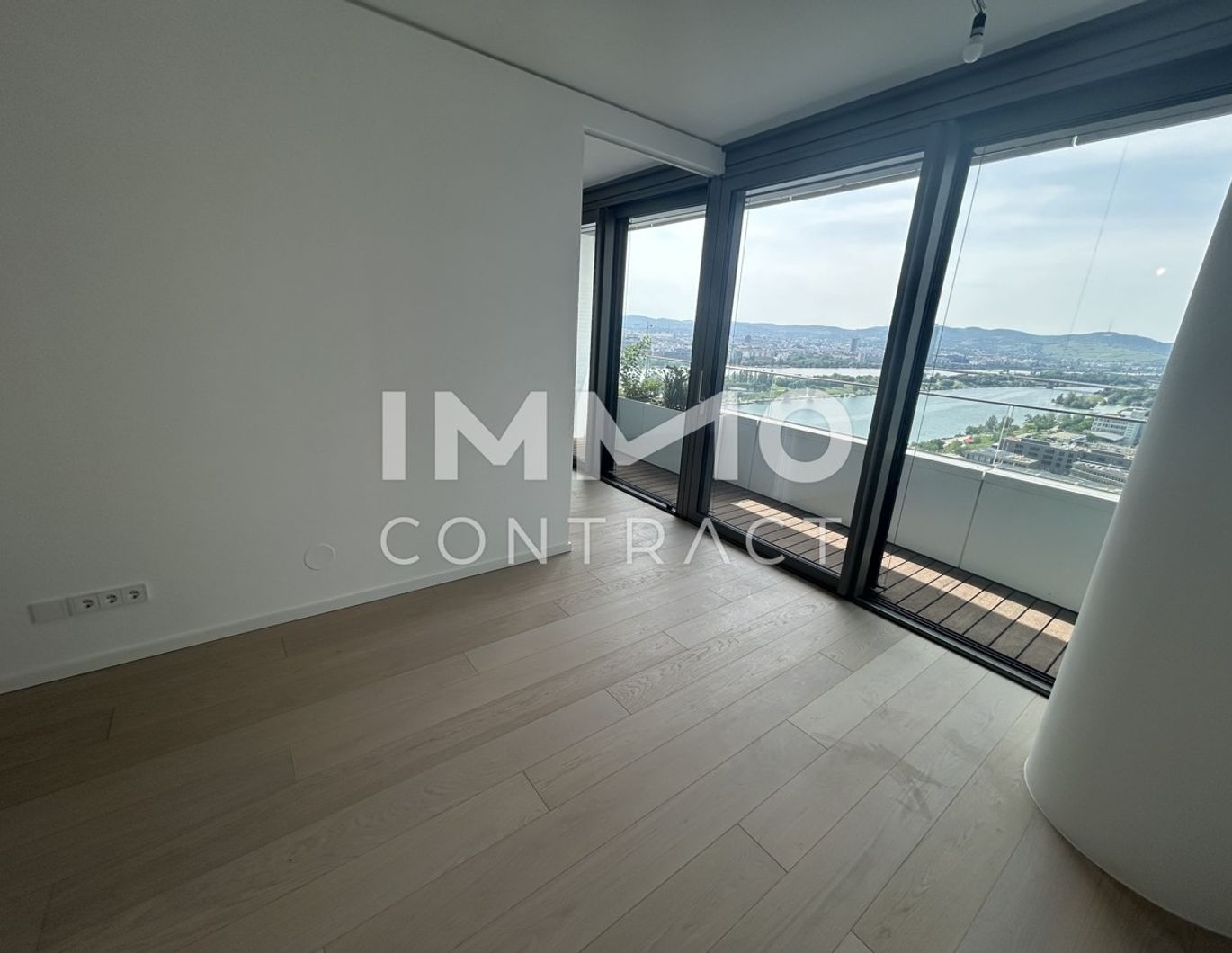 Leben im Hochhaus mit allem was das Herz begehrt! 2 Zimmer Erstbezug!