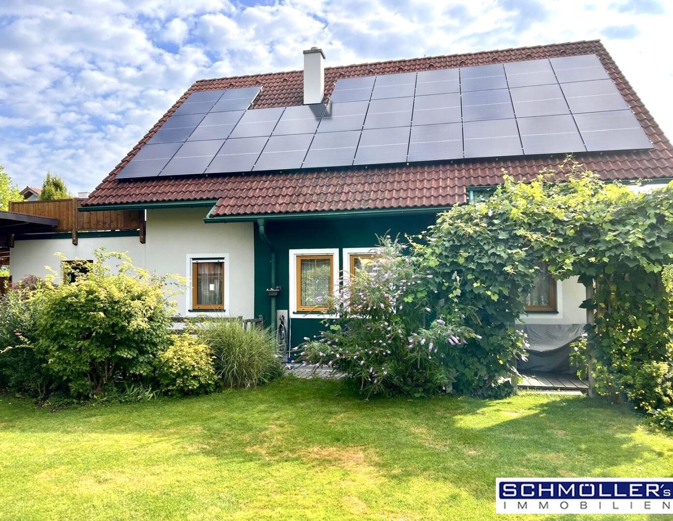 Charmantes Familienhaus mit Traumgarten, Pool und Einliegerwohnung