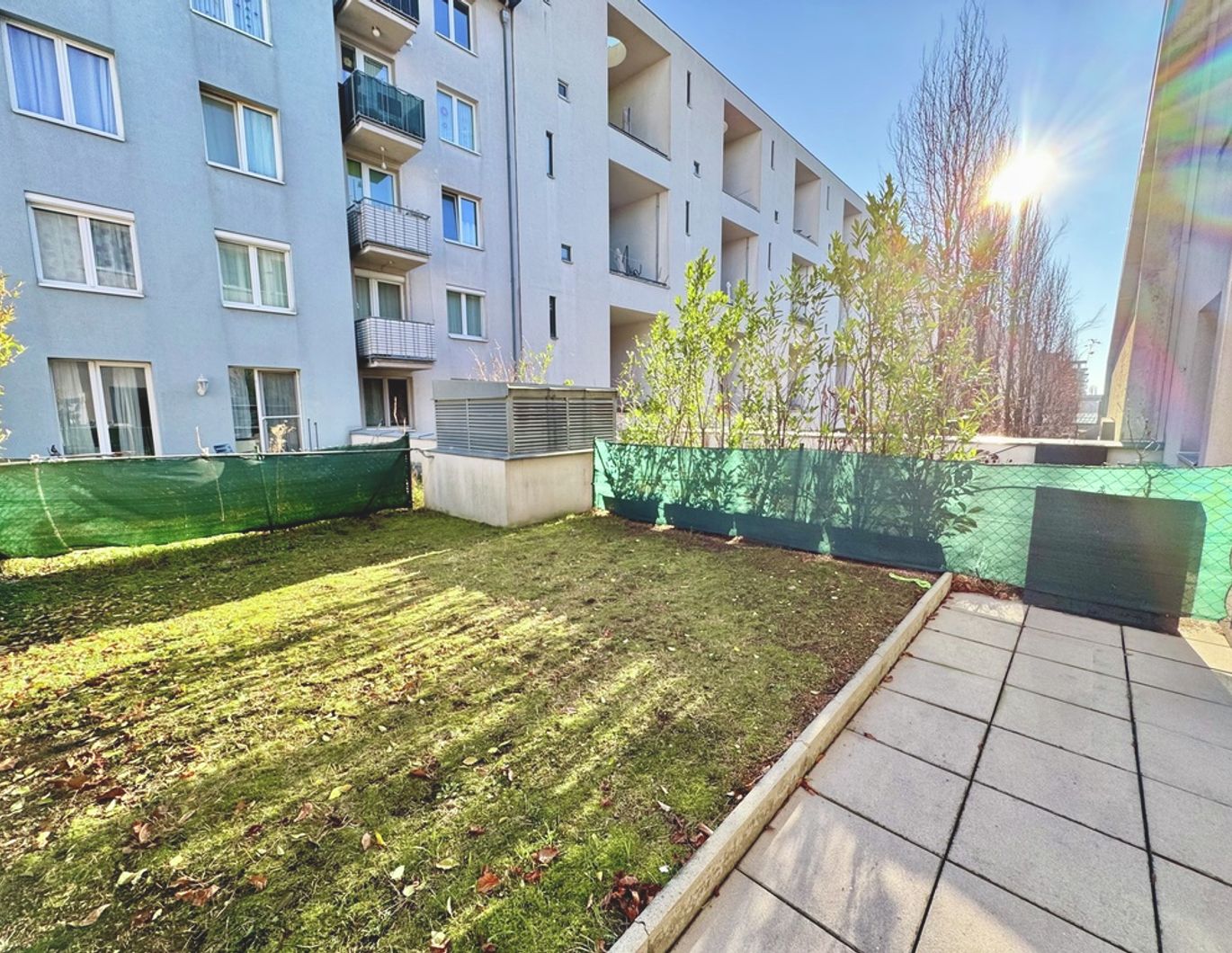 GARTENTRAUM | TOPLAGE NÄHE DONAUZENTRUM | HELLE SINGLE-WOHNUNG | U-BAHN-NÄHE