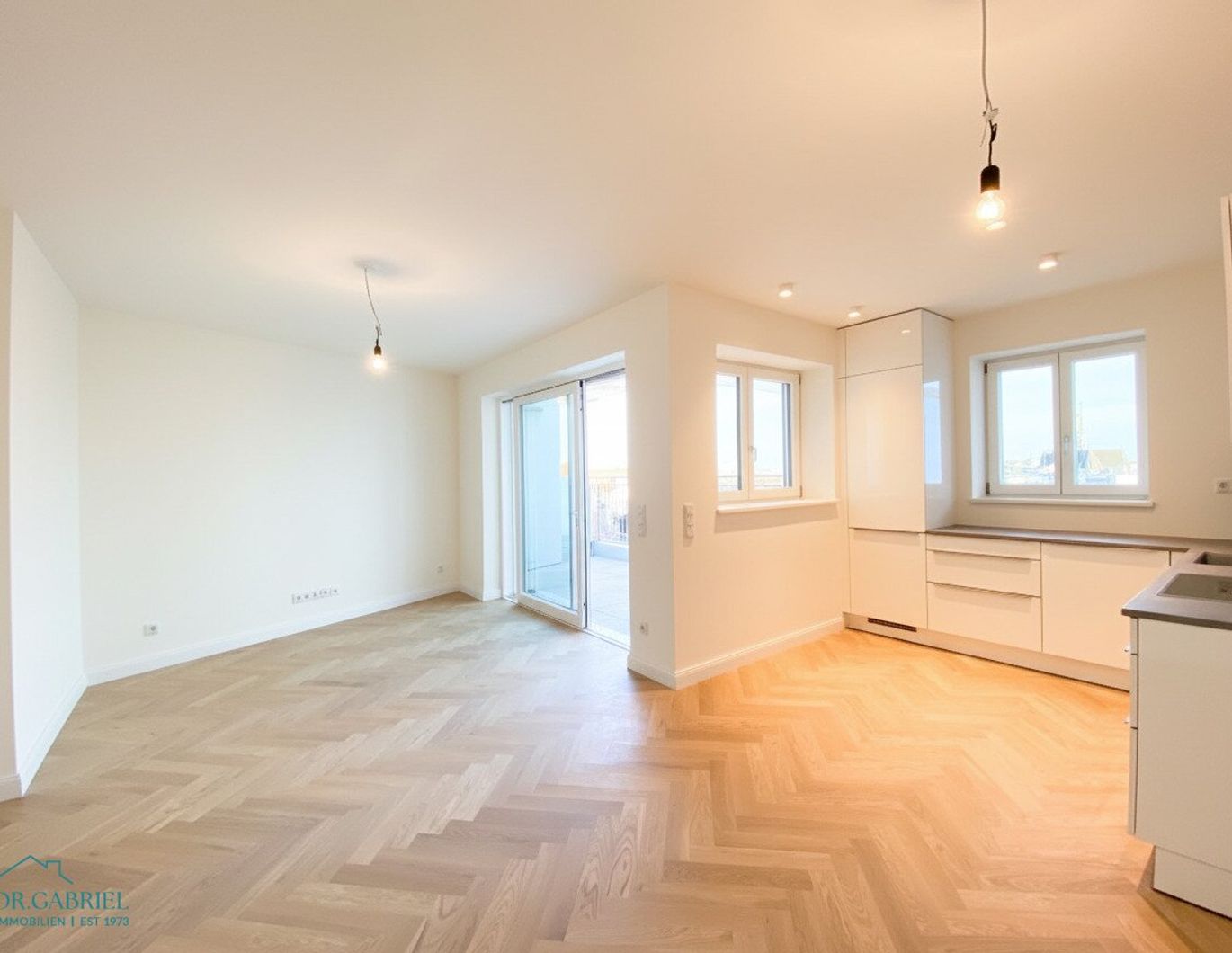 DACHGESCHOSSMIETE MIT TERRASSE
