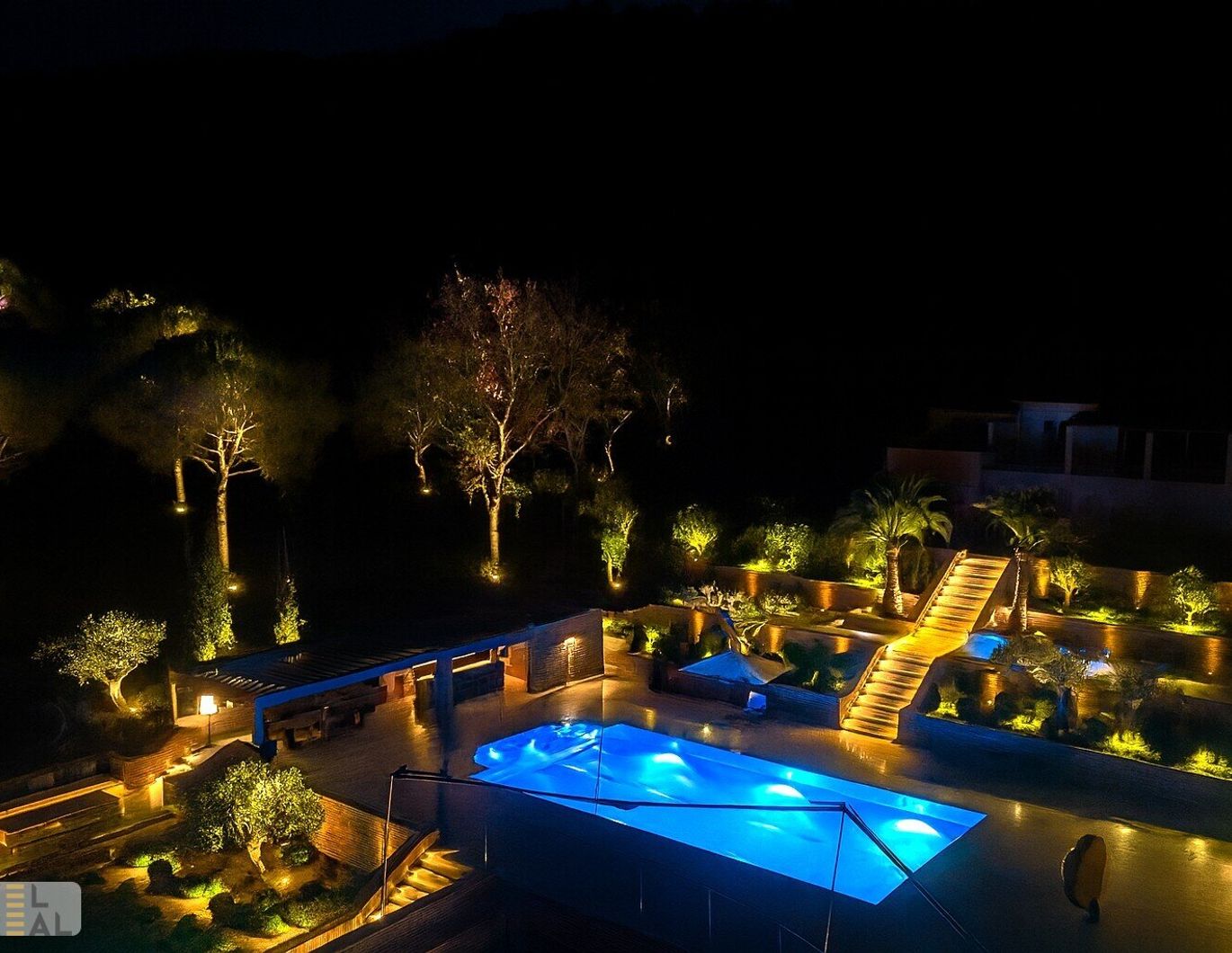 Südfranzösischer Traum: Luxusvilla mit Tennisplatz, Gartenanlage, Pool & Wellnessoase in Saint-Tropez