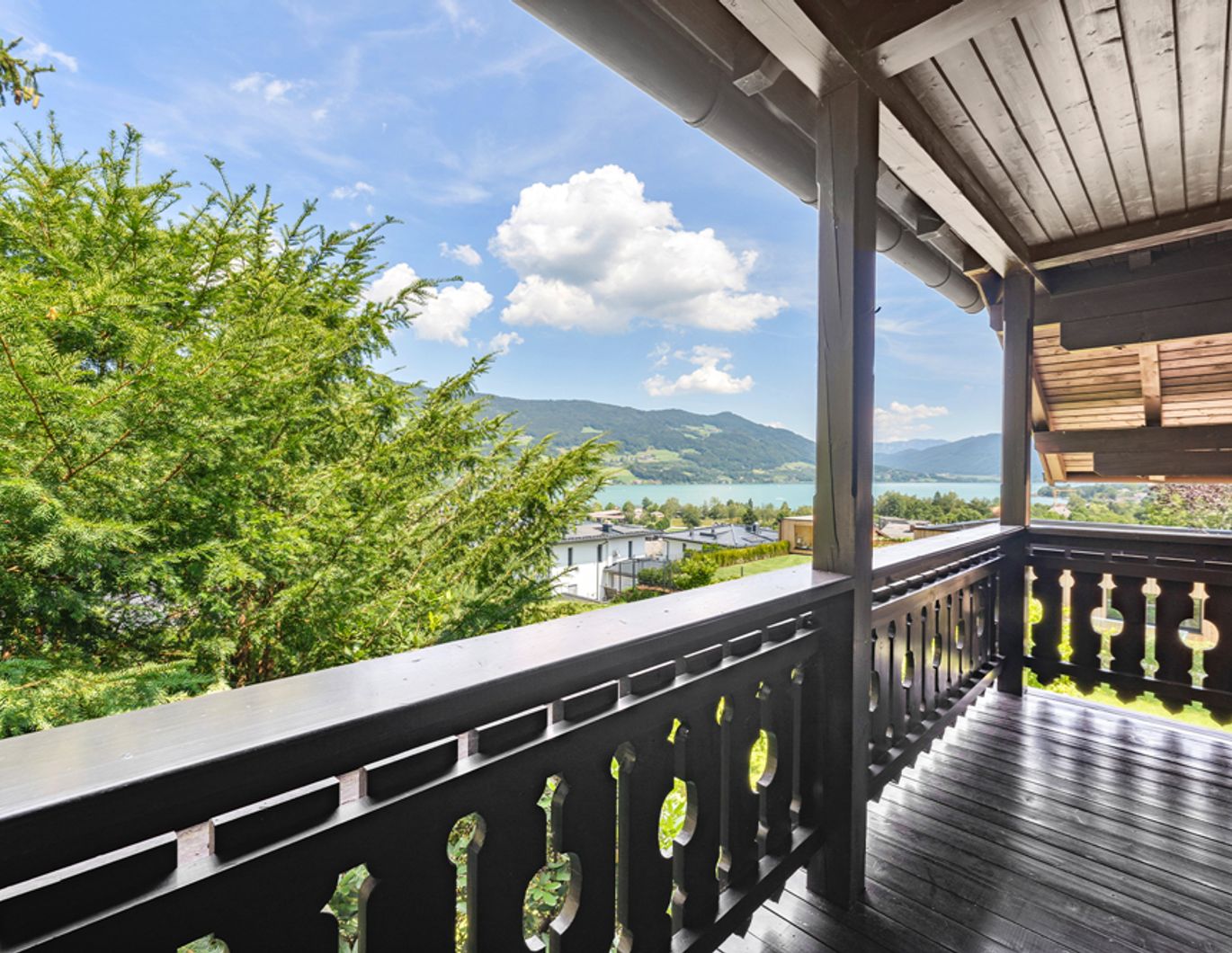 LANDHAUSVILLA MIT SEEBLICK! Wohnen mit Aussicht am Höribachhof