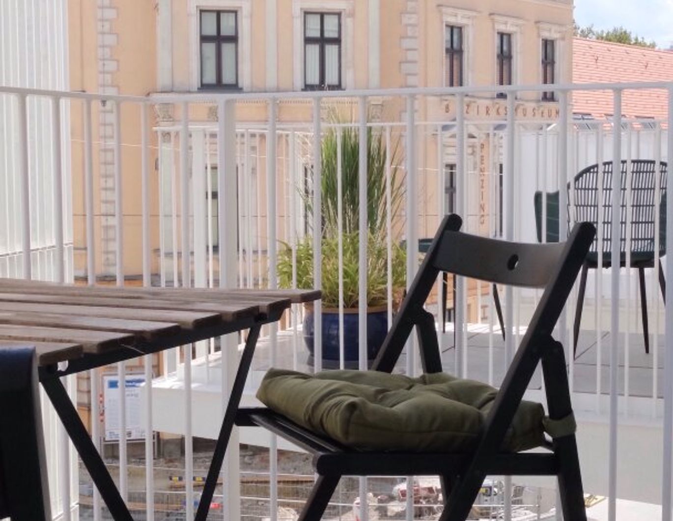 Top Lage: ruhige, schicke Balkonwohnung