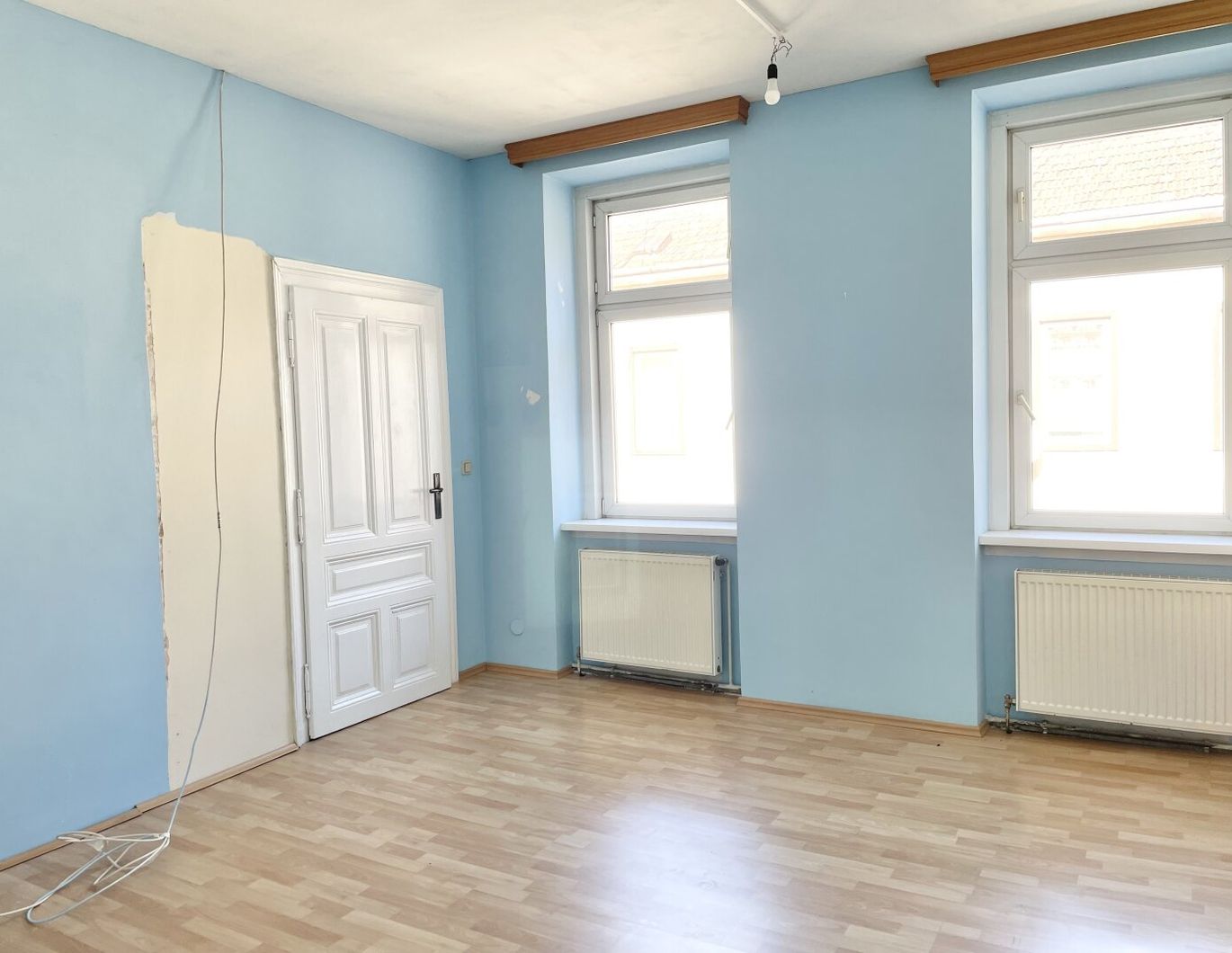PROVISIONSFREI VOM EIGENTÜMER! SANIERUNGSBEDÜRFTIGE 2-ZIMMER-WOHNUNG NÄHE U3!