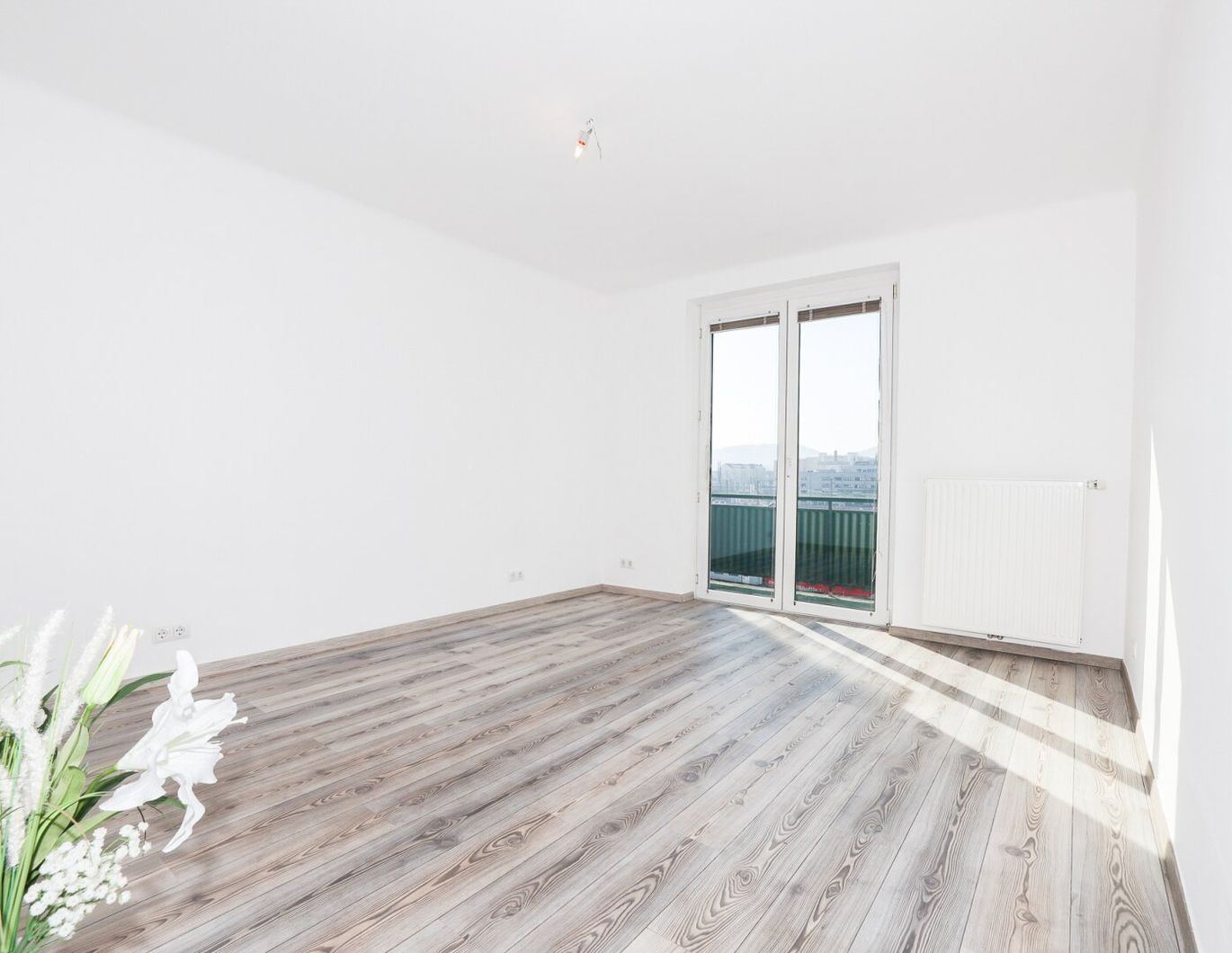 *BALKON* I WG TAUGLICH I DUSCHE I HAUSTIERE WILLKOMMEN I AB SOFORT I HAUPTBAHNHOF I 4. STOCK MIT LIFT I MODERN SANIERT I PROJEKT WOHNEN I