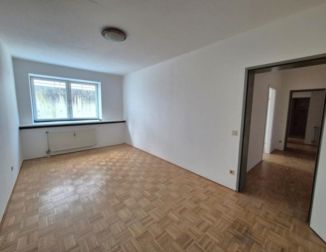Geräumige Mietwohnung (64m²) mit 2 Schlafzimmern und Lift in zentraler Lage in Fürstenfeld!