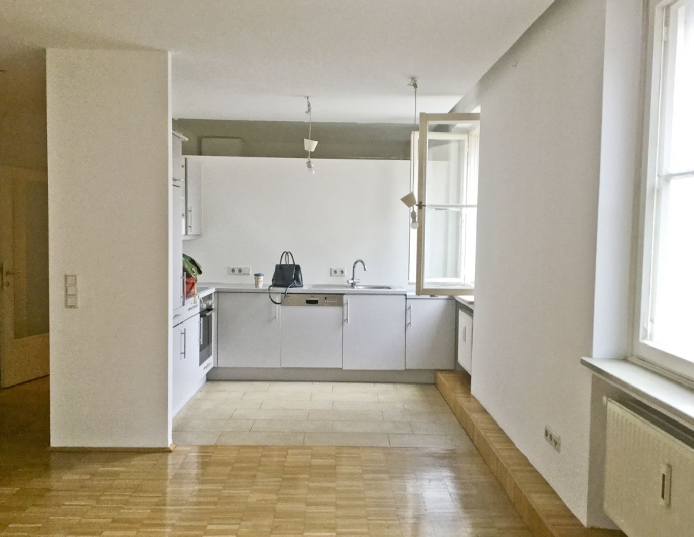 ANFRAGEN NUR PER MAIL GARCONNIERE // ALTSTADT