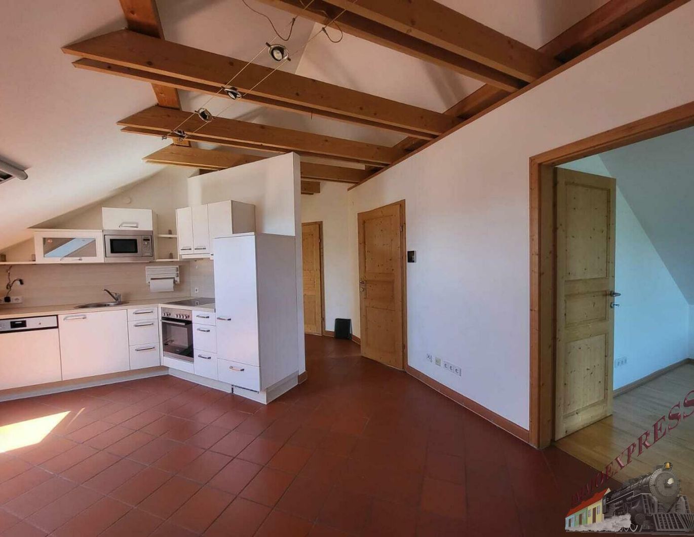 Nähe Ebreichsdorf u. Eisenstadt - Miete inkl. Heiz-u. Warmwasser im Dachgeschoß !