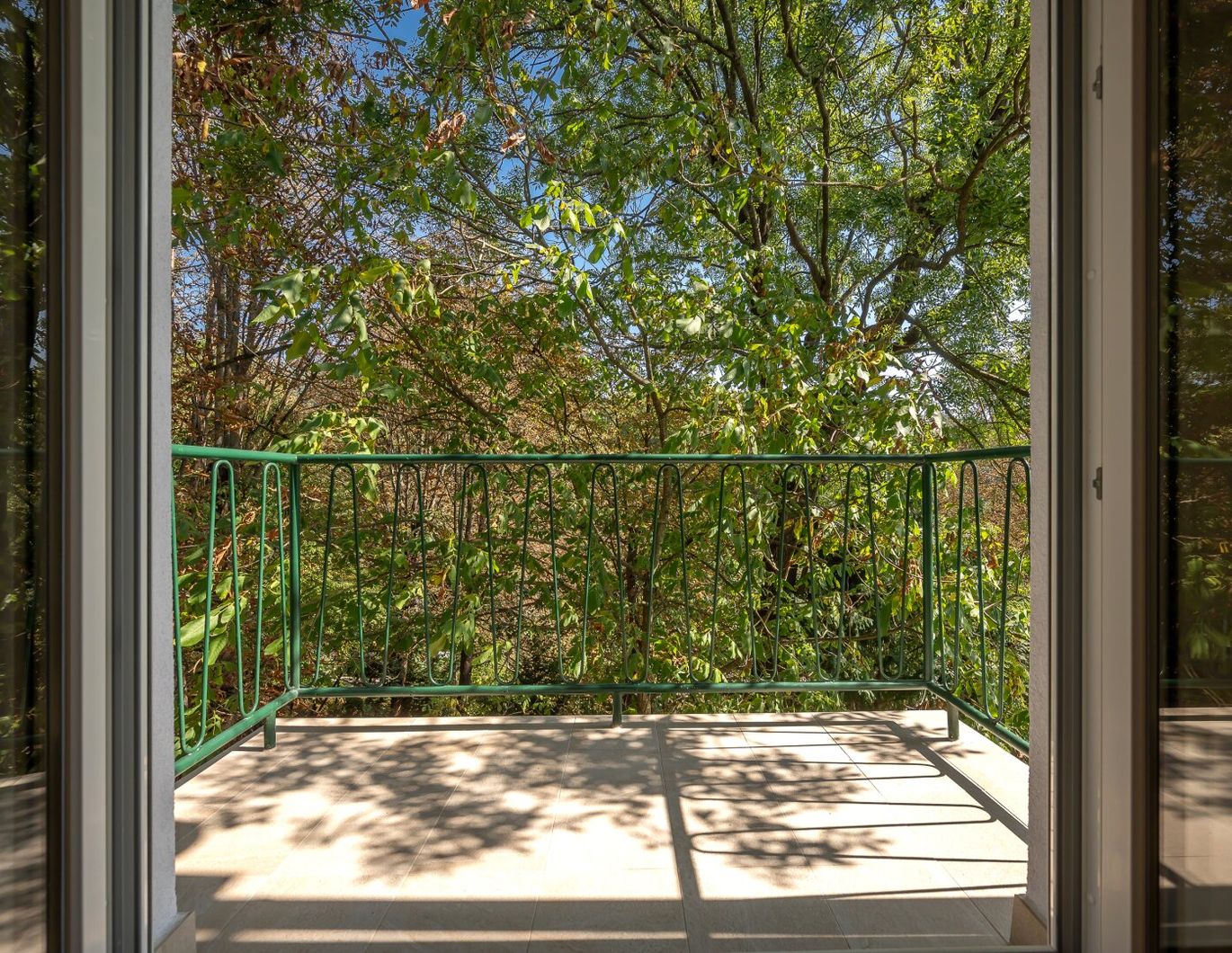 ++Bujatti++ Fantastic 1-room first-occupancy apartment with balcony