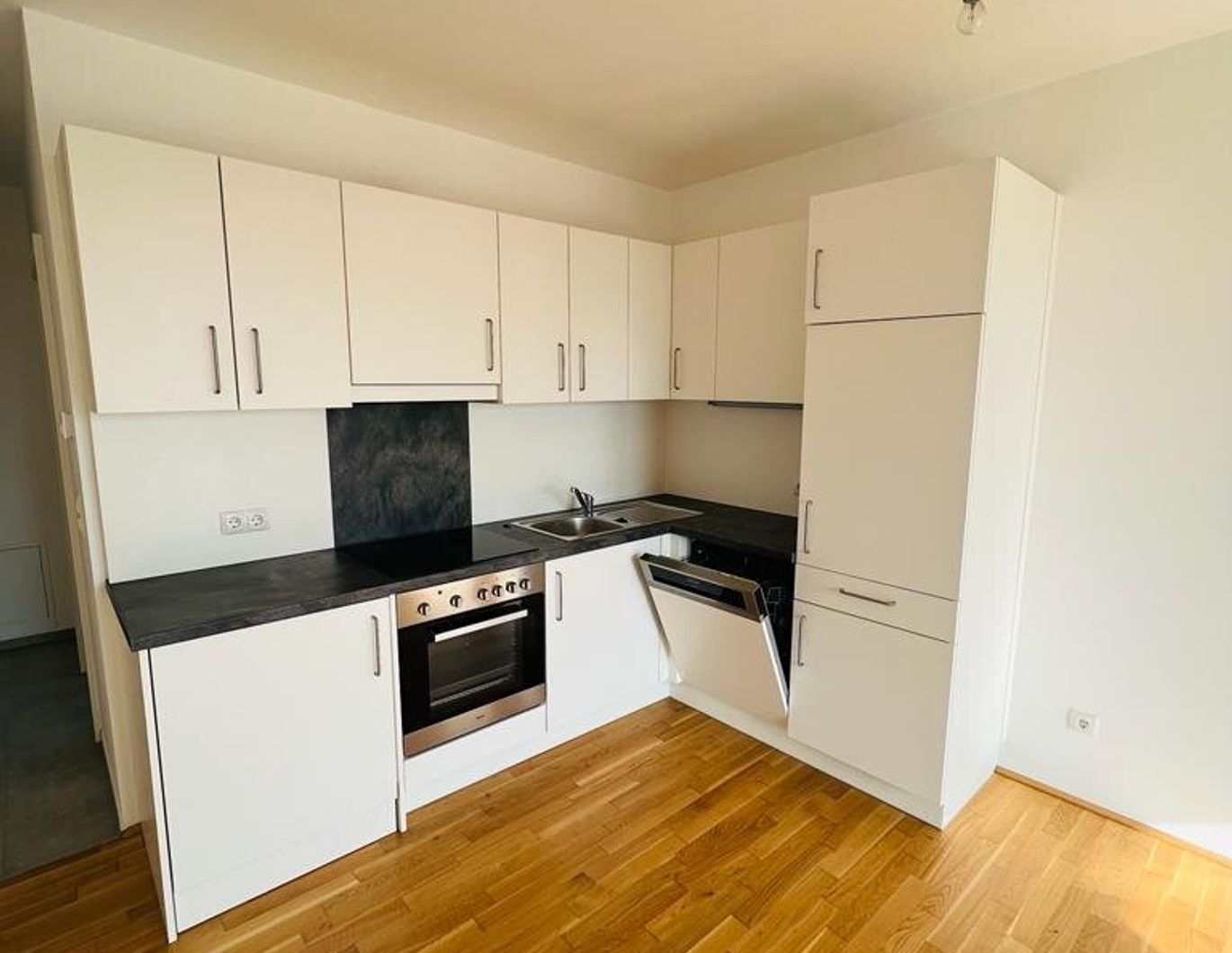 Traumwohnung im 3.Obergeschoss mit herrlicher West-Terrasse und Tiefgaragenparkplatz im Grünen