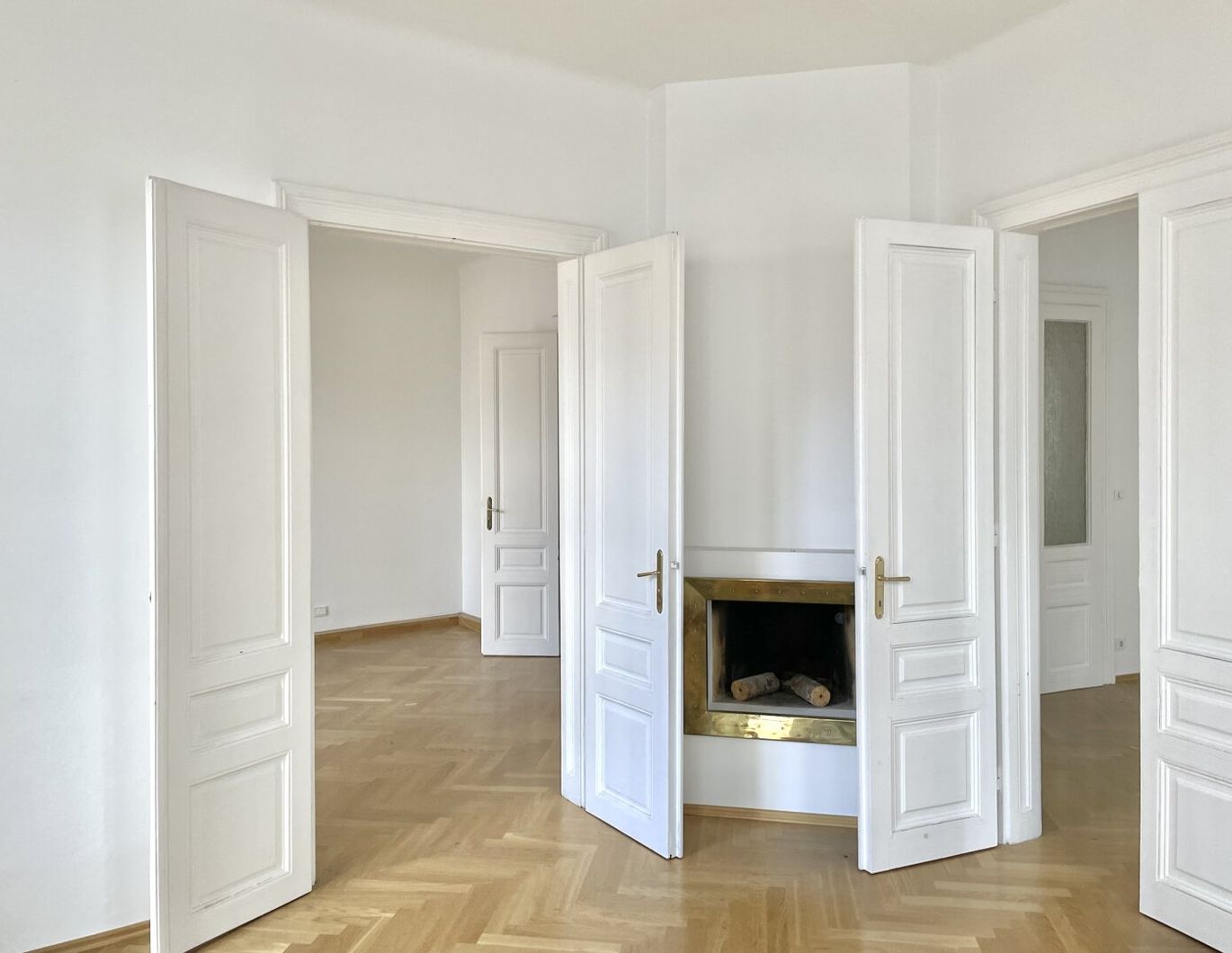 3 Zimmer Stilaltbauwohnung - tolle Wertsteigerungschance ohne Kapitalaufwand *U6 Alser Straße*