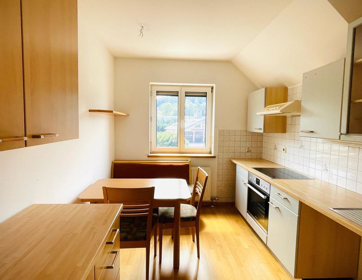 2 Zimmer Wohnung mit extra großer Küche (Provisionsfrei)