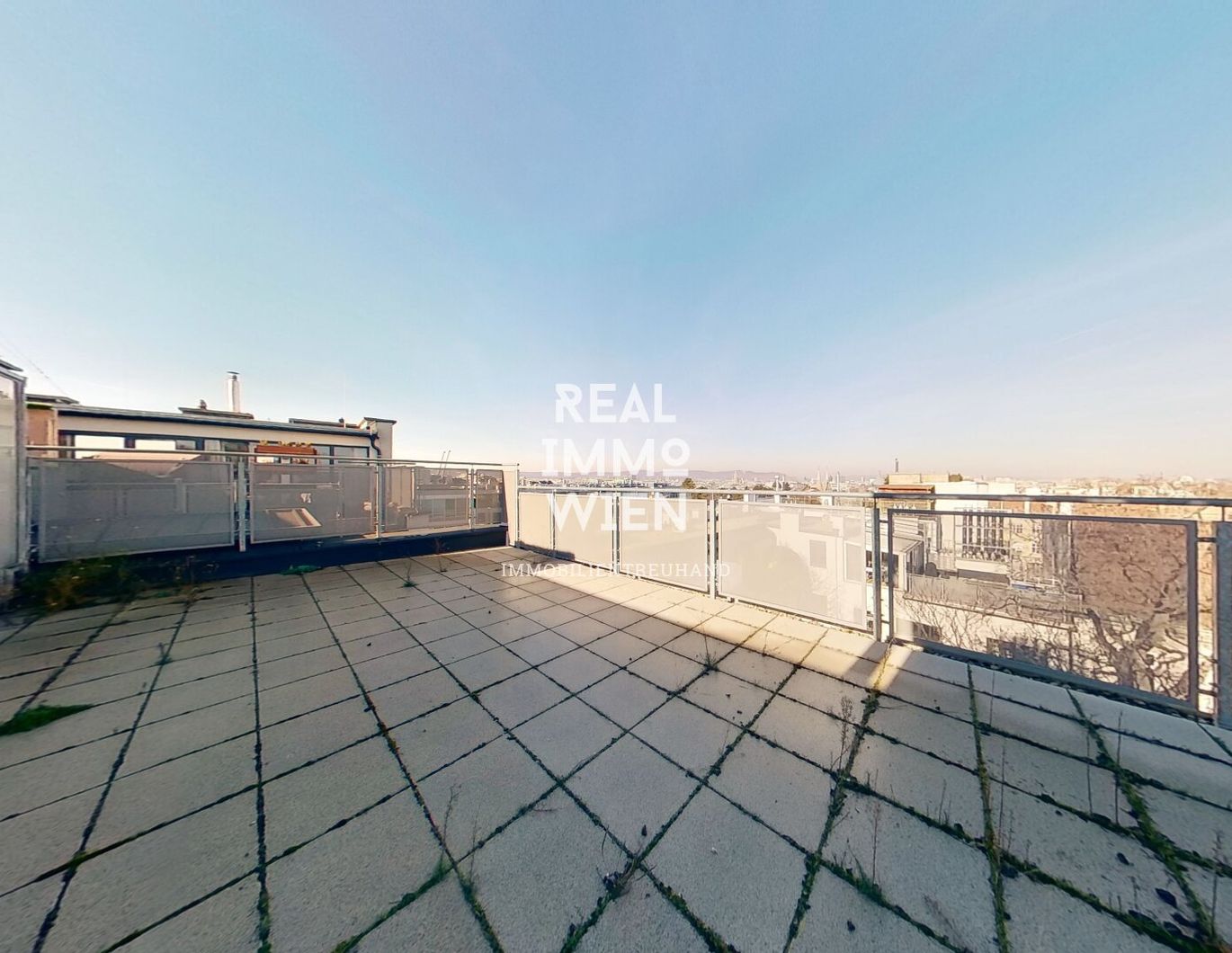 3.Belvedere/Prachtvolle DG Wohnung mit Blick auf Wien in einem alten Herrenhaus.