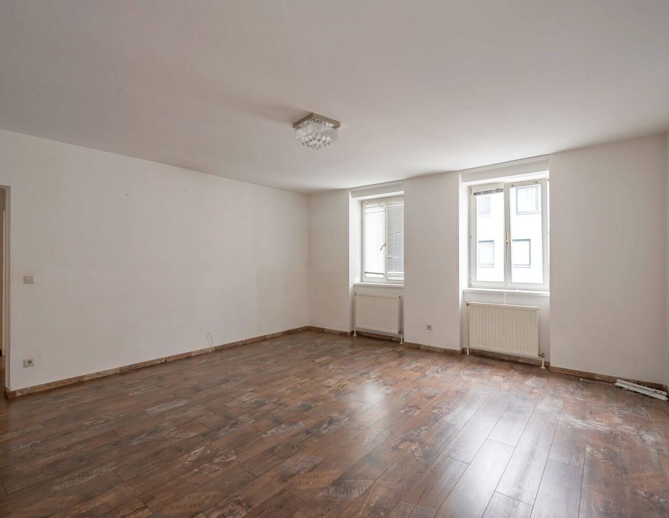 ++MG7++ 3-Zimmer Altbauwohnung - großesUmbau-Potenzial