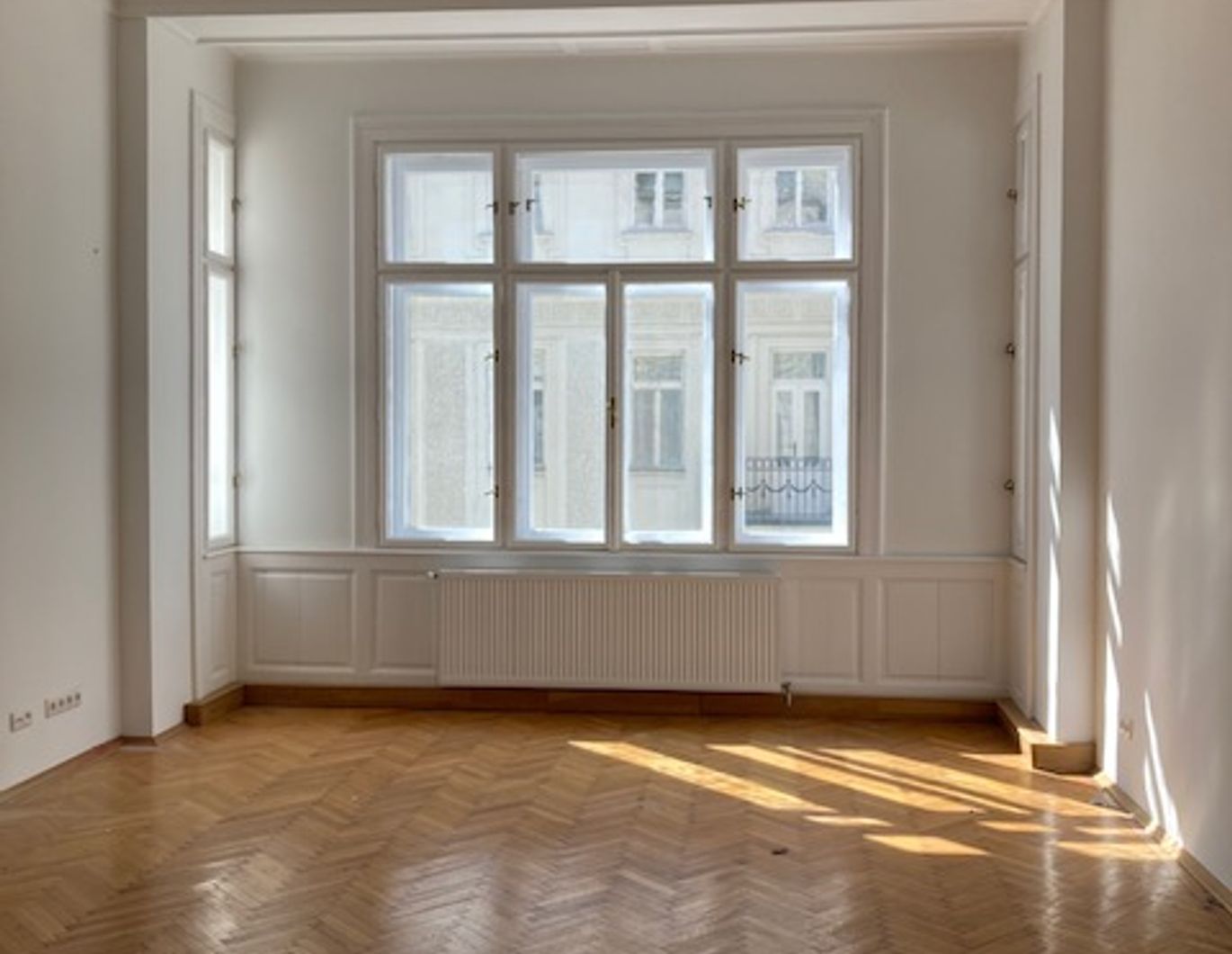 Südseitige Altbauwohnung vis á vis vom Arenbergpark