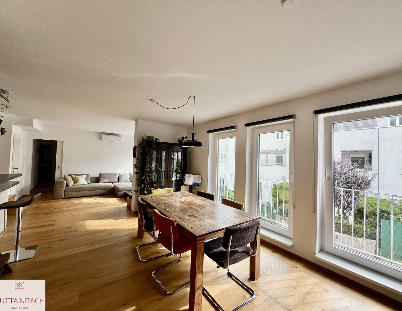 TOP PREIS - Elegante 3-Zimmer-Maisonette mit Terrasse und Autoabstellplatz - Gumpoldskirchen