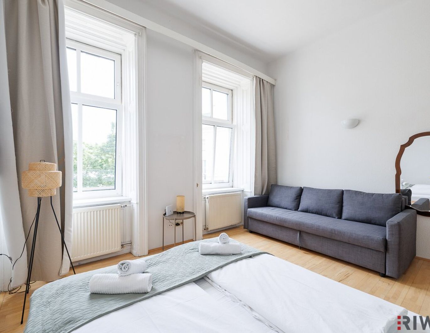 RETRO-CHIC II AIRBNB oder SELBST EINZIEHEN II KOMPLETT MÖBLIERT II ca. 5m² BALKON II SOFORT NUTZBAR II NÄHE U6/AKH/VOLKSOPER/WUK