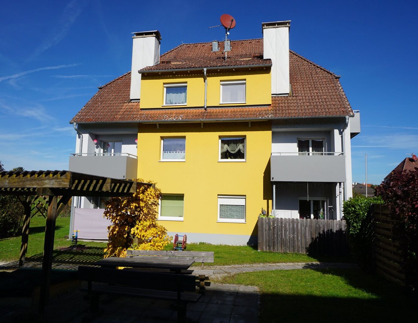 3-ZIMMER-WOHNUNG MIT BALKON IN WUNDERSCHÖNER LAGE IN AU AN DER DONAU!