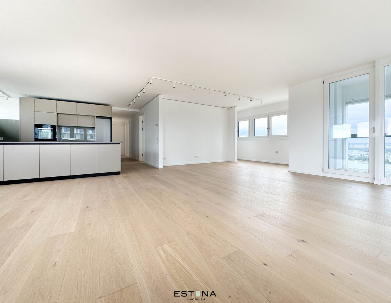 Außergewöhnliches Zuhause am Wasser mit Blick über Wien | Provisionsfrei