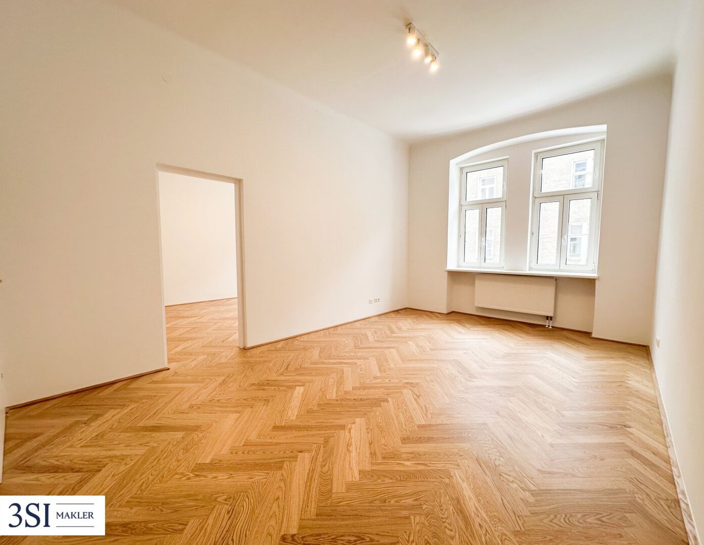 Smarter Grundriss + tolle Lichtverhältnisse durch Ost-West-Ausrichtung - Schöne 3-Zimmer-Wohnung in elegantem Altbau des 15. Bezirks