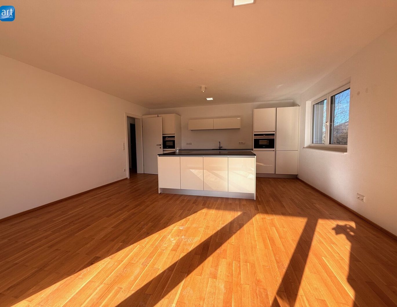 Traumhafte 4-Zimmer-Wohnung mit Balkon & 2 Stellplätzen in Grödig!