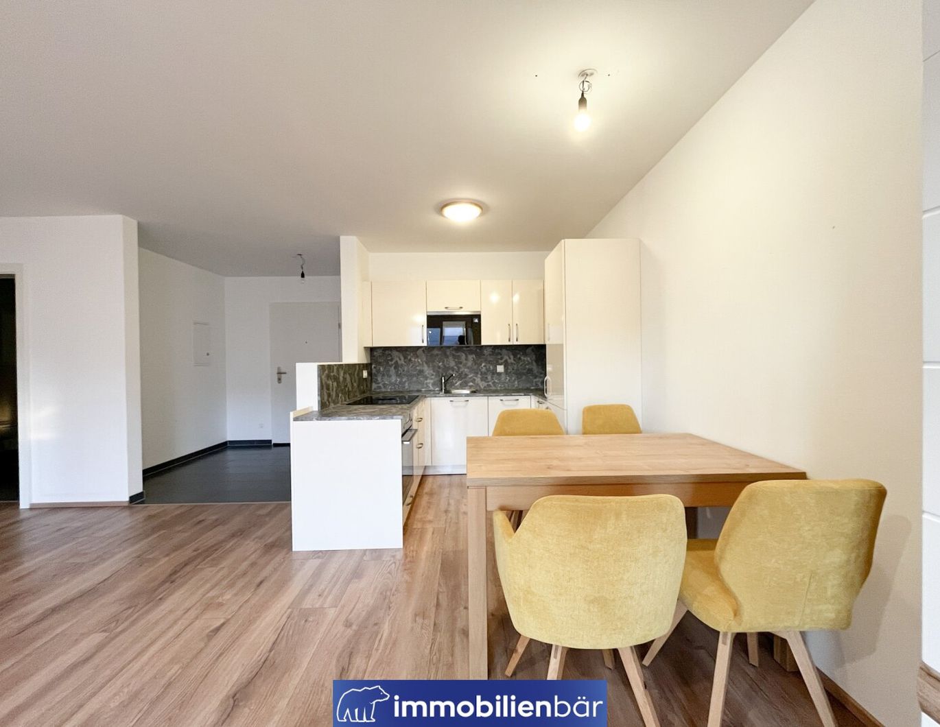 moderne Wohnung mit Balkon im Zentrum von Bad Schallerbach Top 12