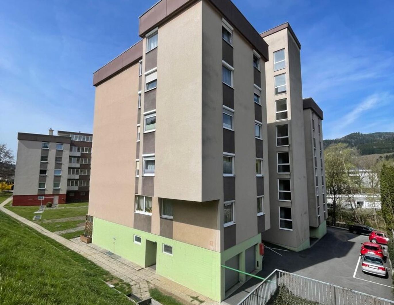Zentral gelegene WOHNUNG mit LIFT in KINDBERG zu verkaufen!