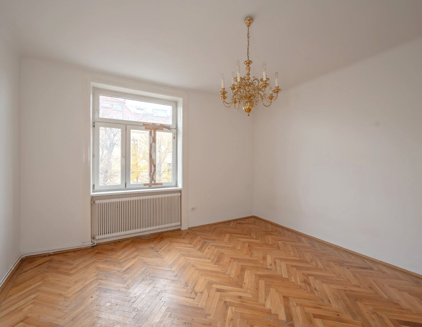 ++Fasangarten++ Altbau mit Potenzial - sanierungsbedürftige 2 Zimmer-Wohnung