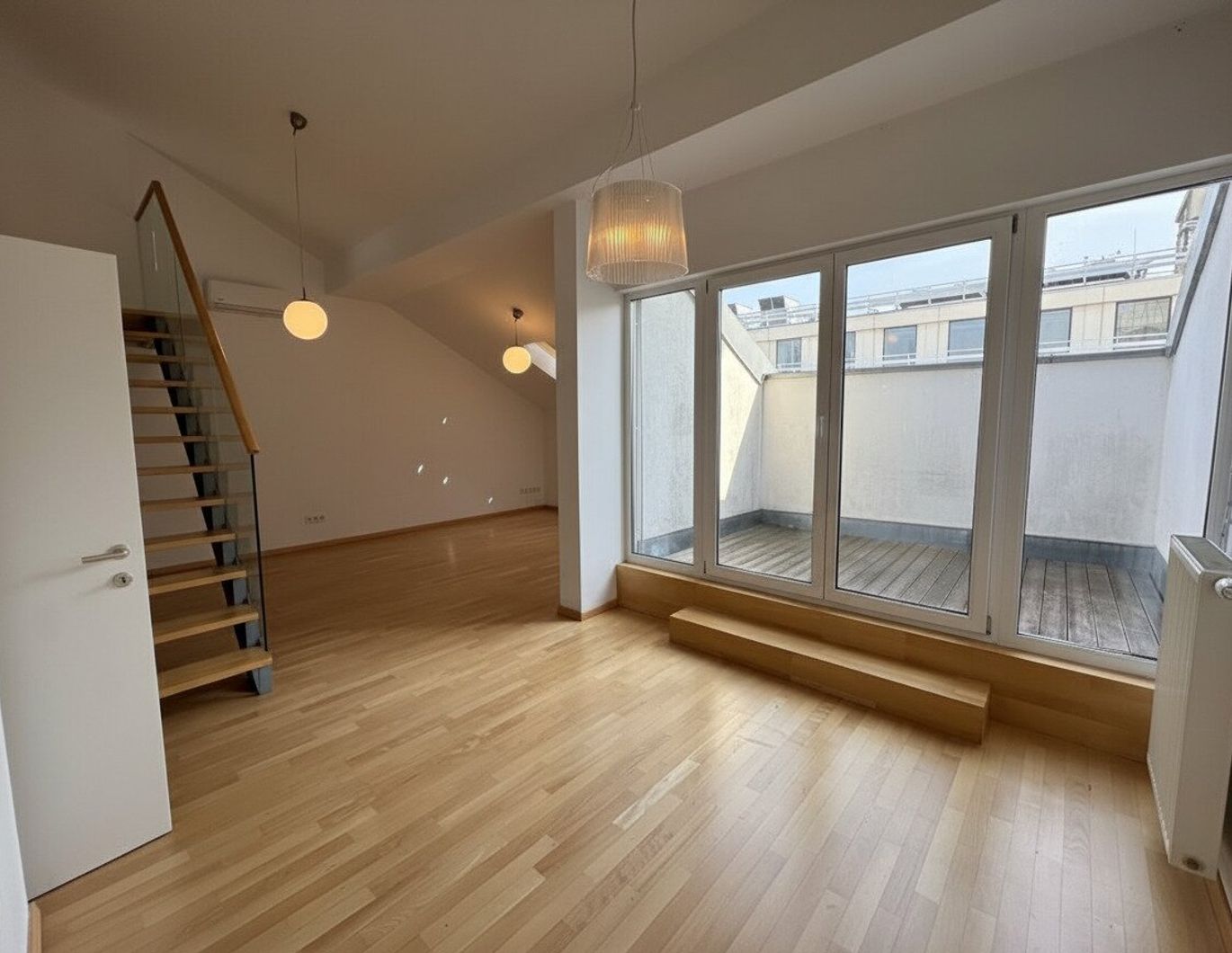 GRENZEN ÜBERSCHREITEN: Vom 1. in den 9. Bezirk in zwei Minuten.