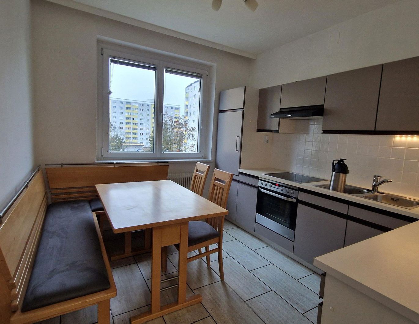 Ruhige 2-Zimmer-Wohnung mit Loggia & Lift | ideal für Singles & Paare