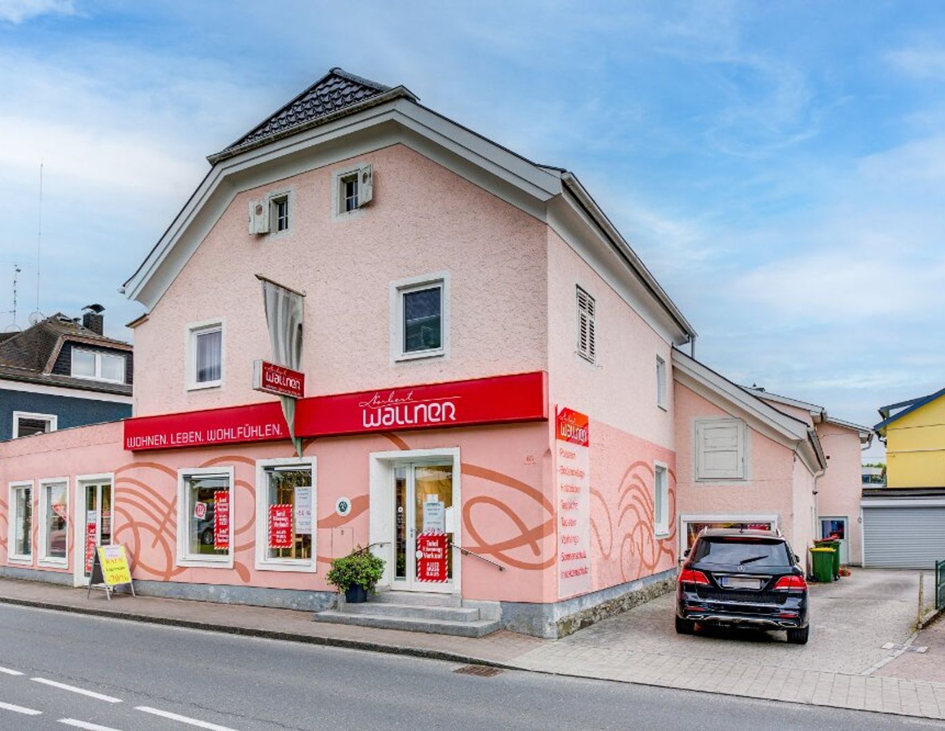 Oberndorf: Großes Geschäftshaus mit 2 Wohnungen + 1 Geschäft NEUER PREIS! 