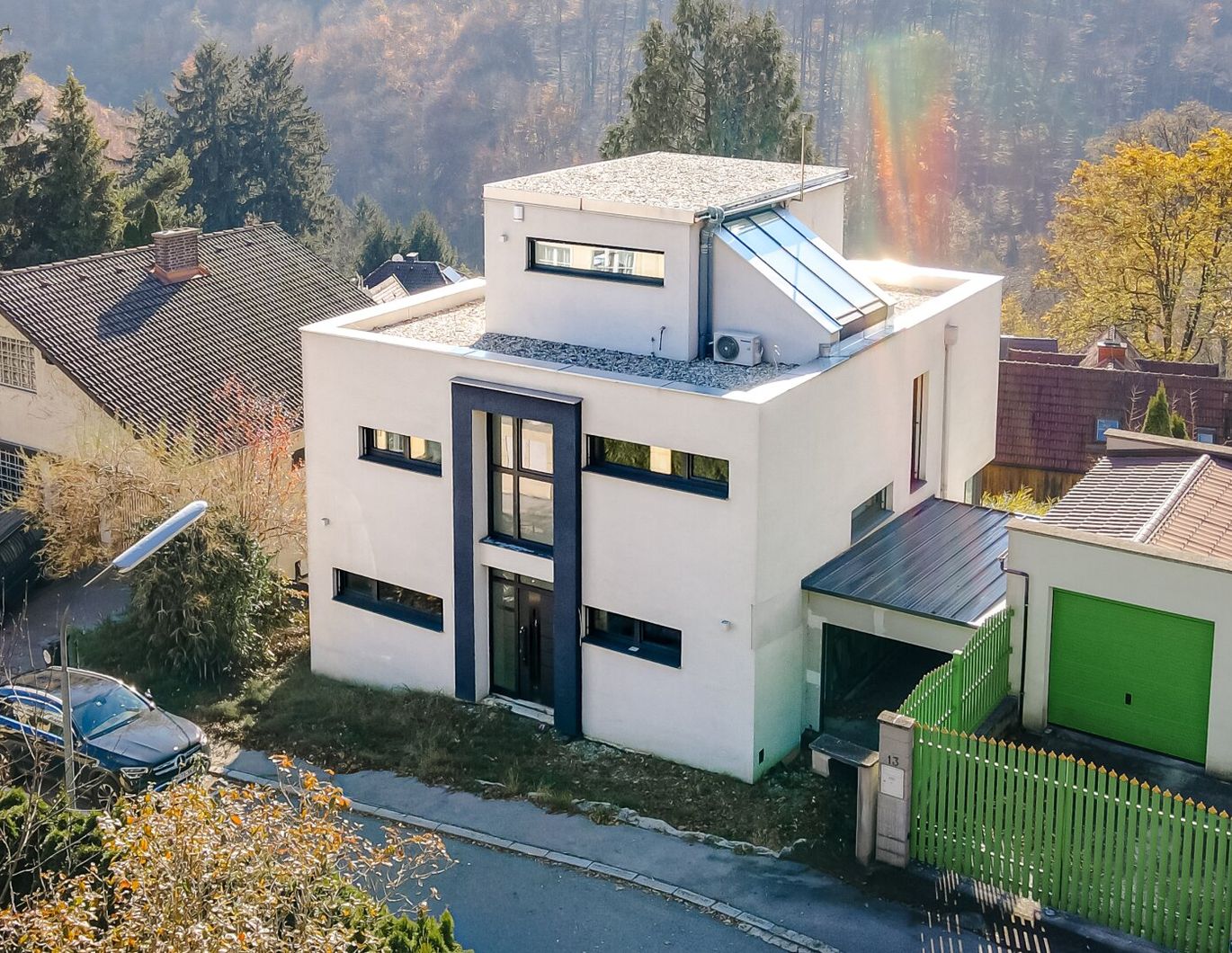 EXKLUSIVE VILLA AM RANDE DES WIENERWALDS | PANORAMABLICK & SÜDHANGLAGE