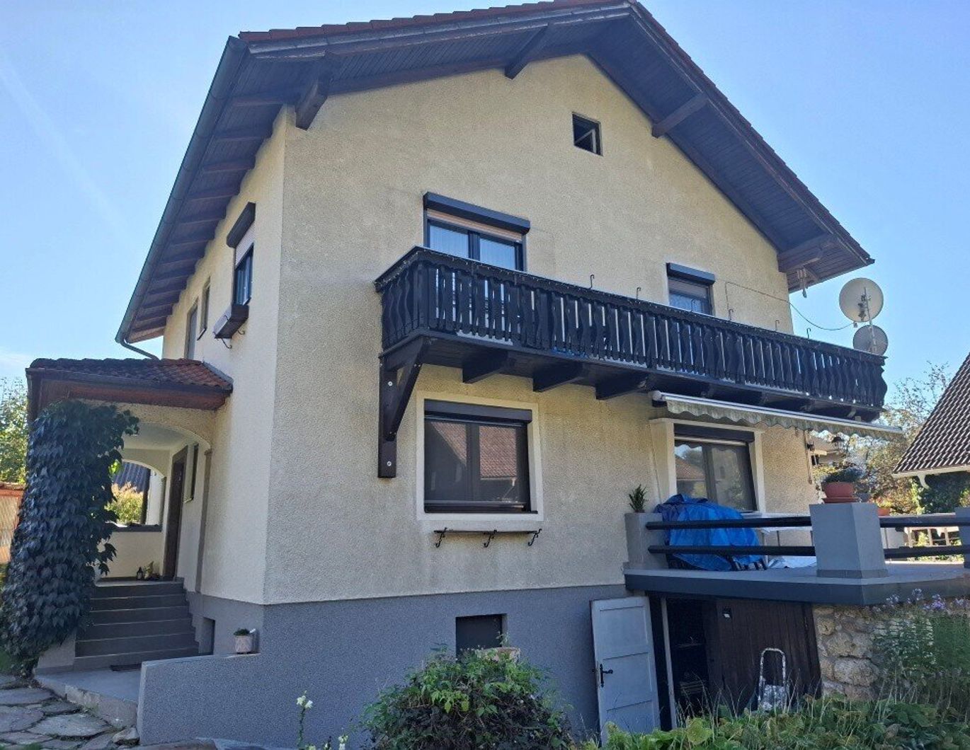 Renoviertes Zweifamilienhaus mit viel Grund in ruhiger Lage in Langenwang im Mürztal zu kaufen !