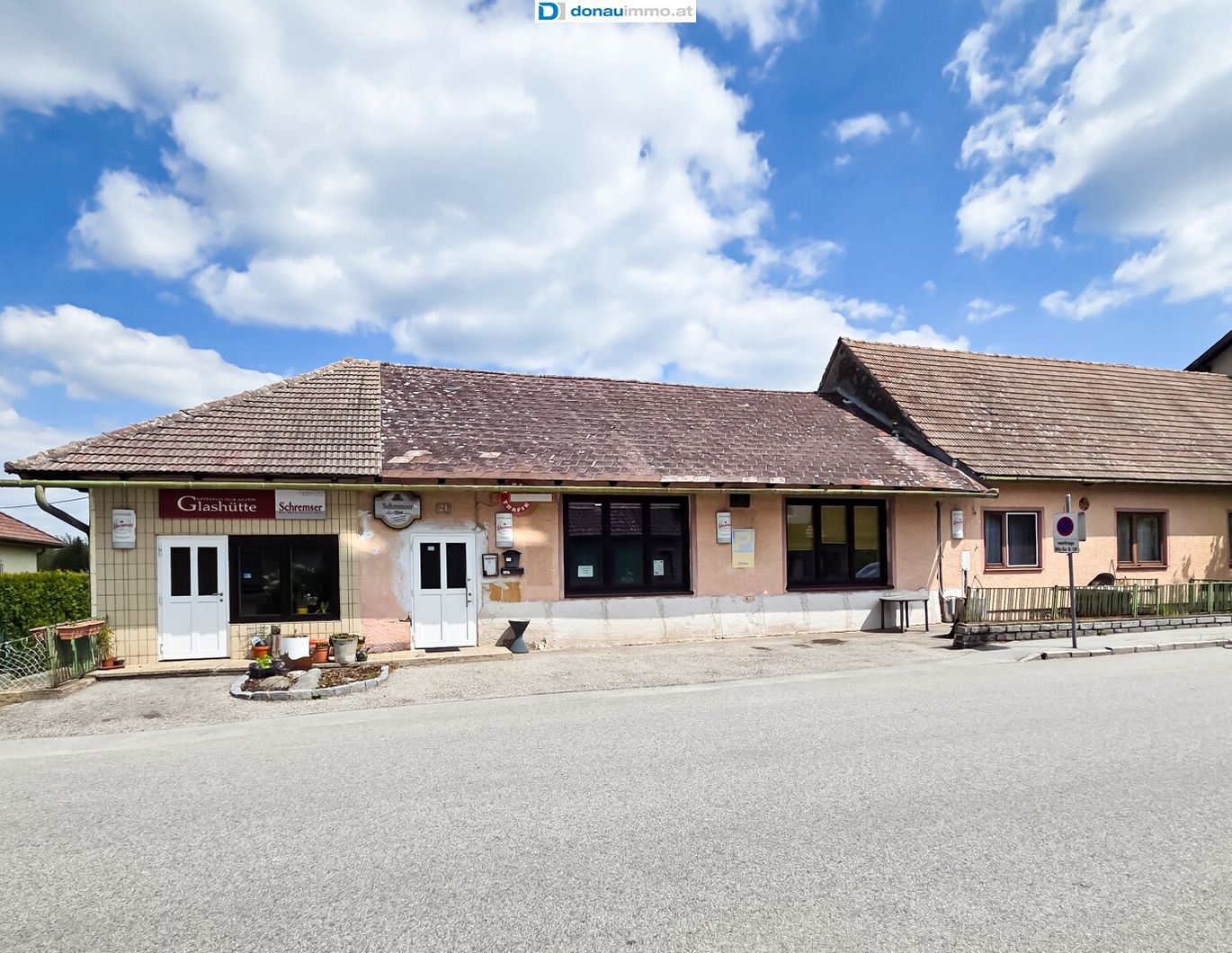 Beliebtes Gasthaus mit Wohnung und großem Baugrund sucht neue Besitzer