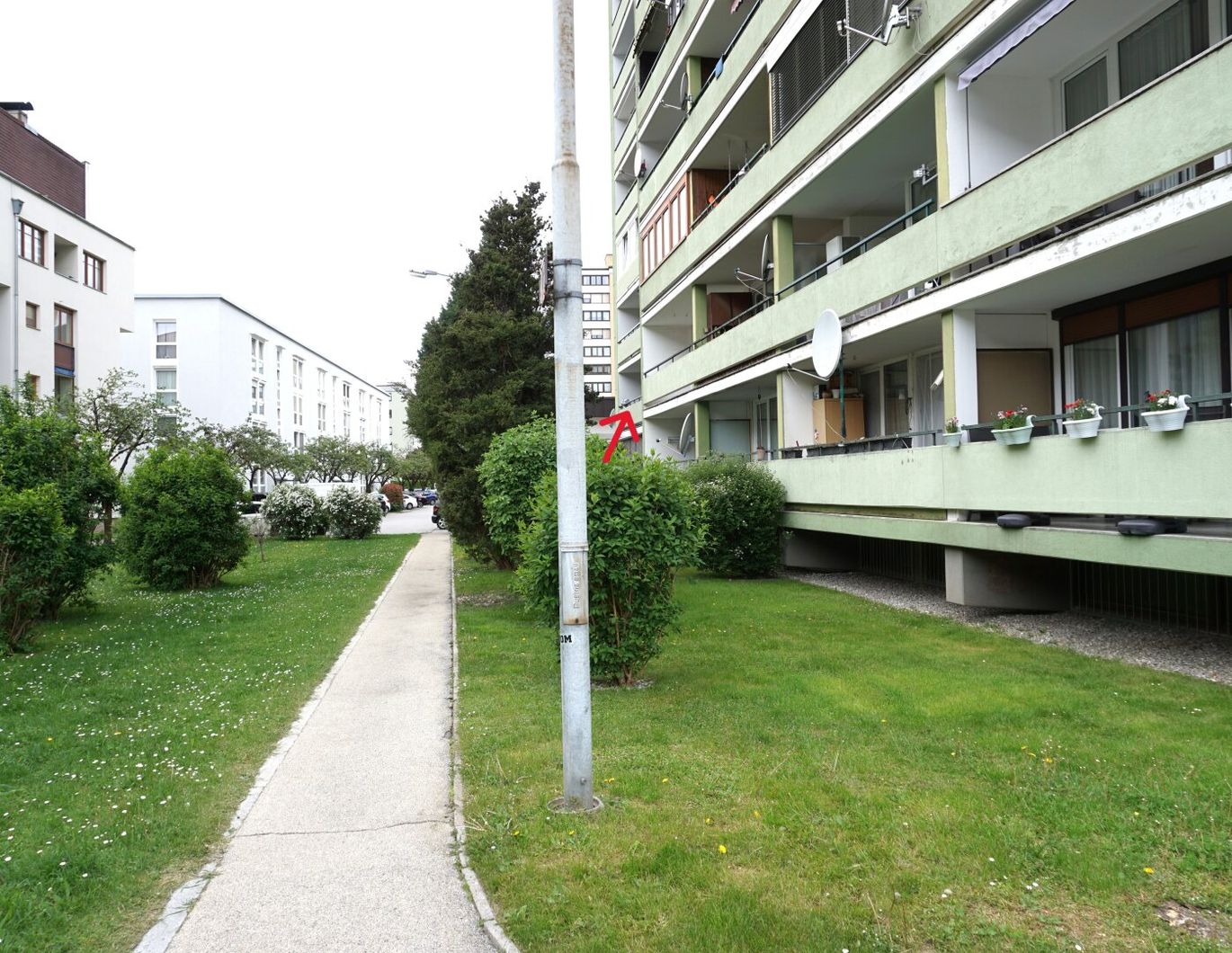 SCHWAZ: Großzügige 4-Zimmer-Wohnung mit Loggia und Balkon