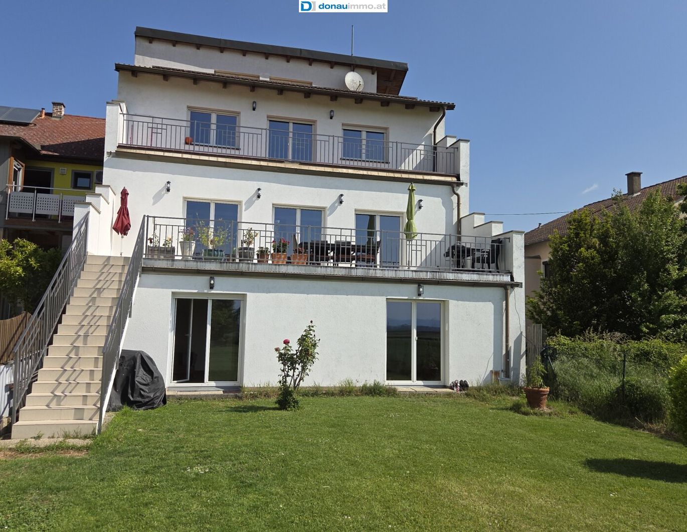 Einladende großzügige Residenz mit offener Architektur, Schwimmteich und riesigem Grundstück in Tullnnähe Gemeinde Hausleiten