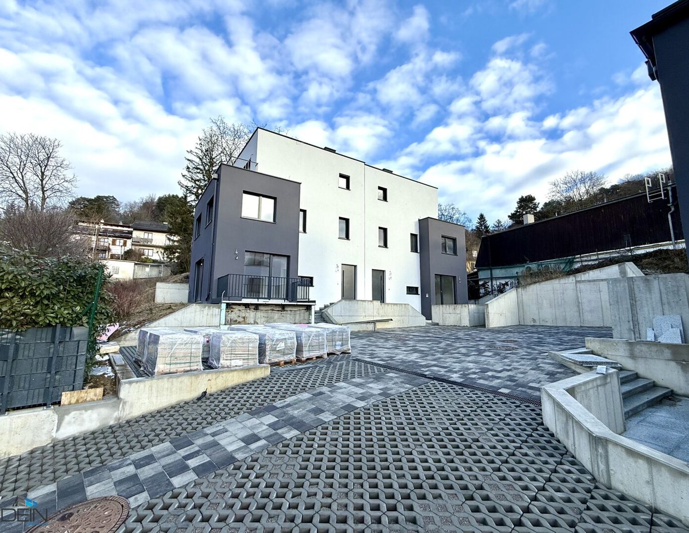 PREISREDUKTION! EXKLUSIVE 4-5 ZIMMER DOPPELHAUSHÄLFTEN MIT FREIFLÄCHEN IN GRÜNRUHELAGE!