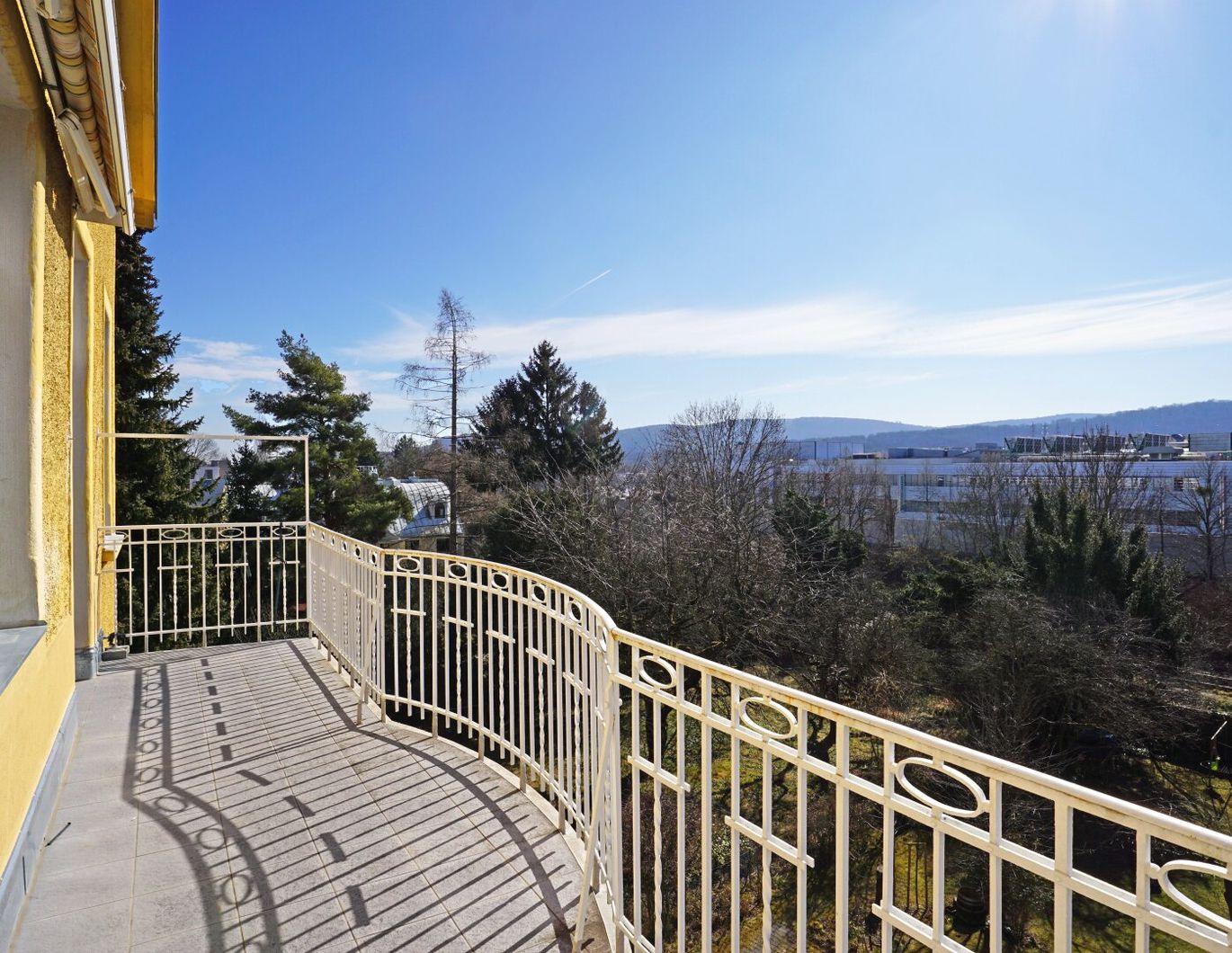 Altbauflair trifft Naturidylle am Wienflussweg - Wohnen am Stadtrand mit Südbalkon und Garten